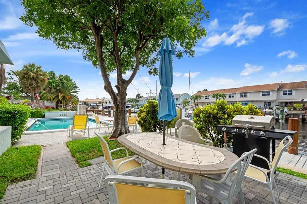 2400 NE 16TH Street #212