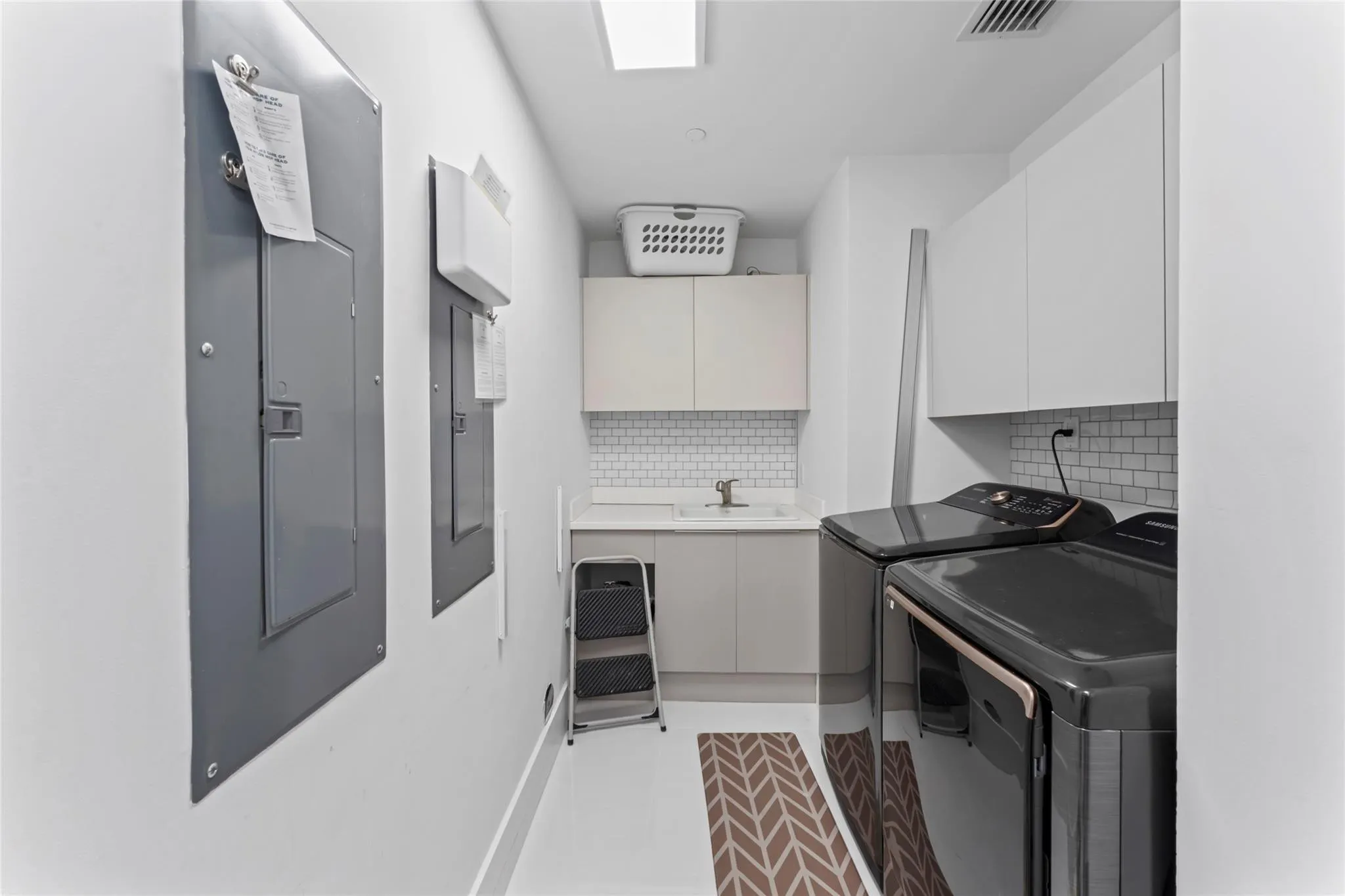 5959 COLLINS Avenue #1203