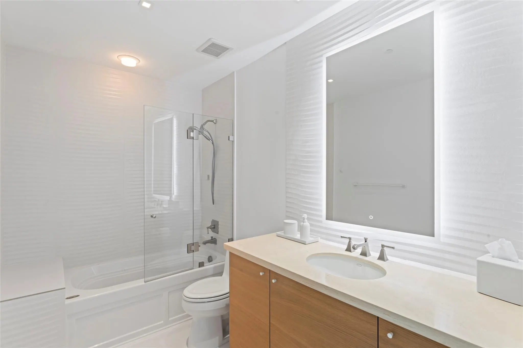 5959 COLLINS Avenue #1203
