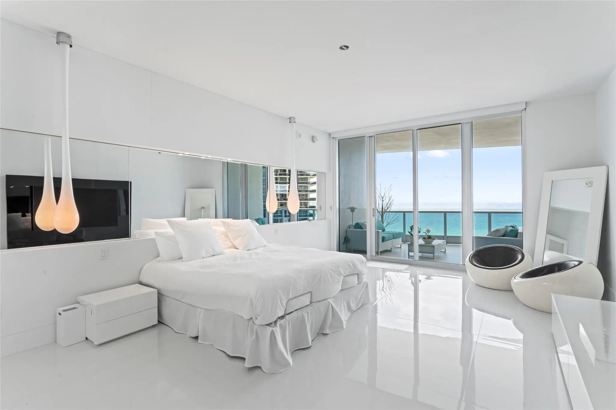 5959 COLLINS Avenue #1203
