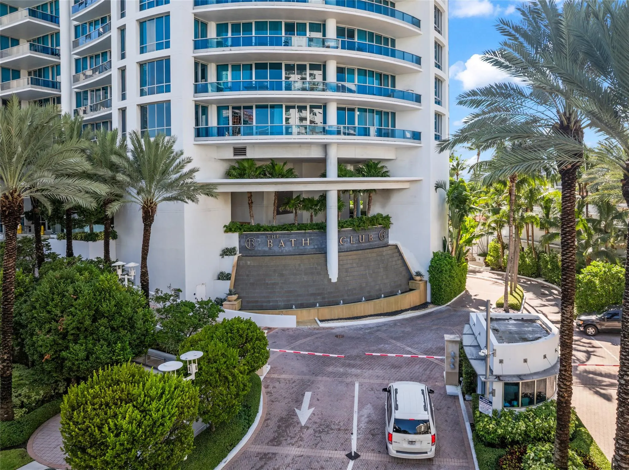 5959 COLLINS Avenue #1203