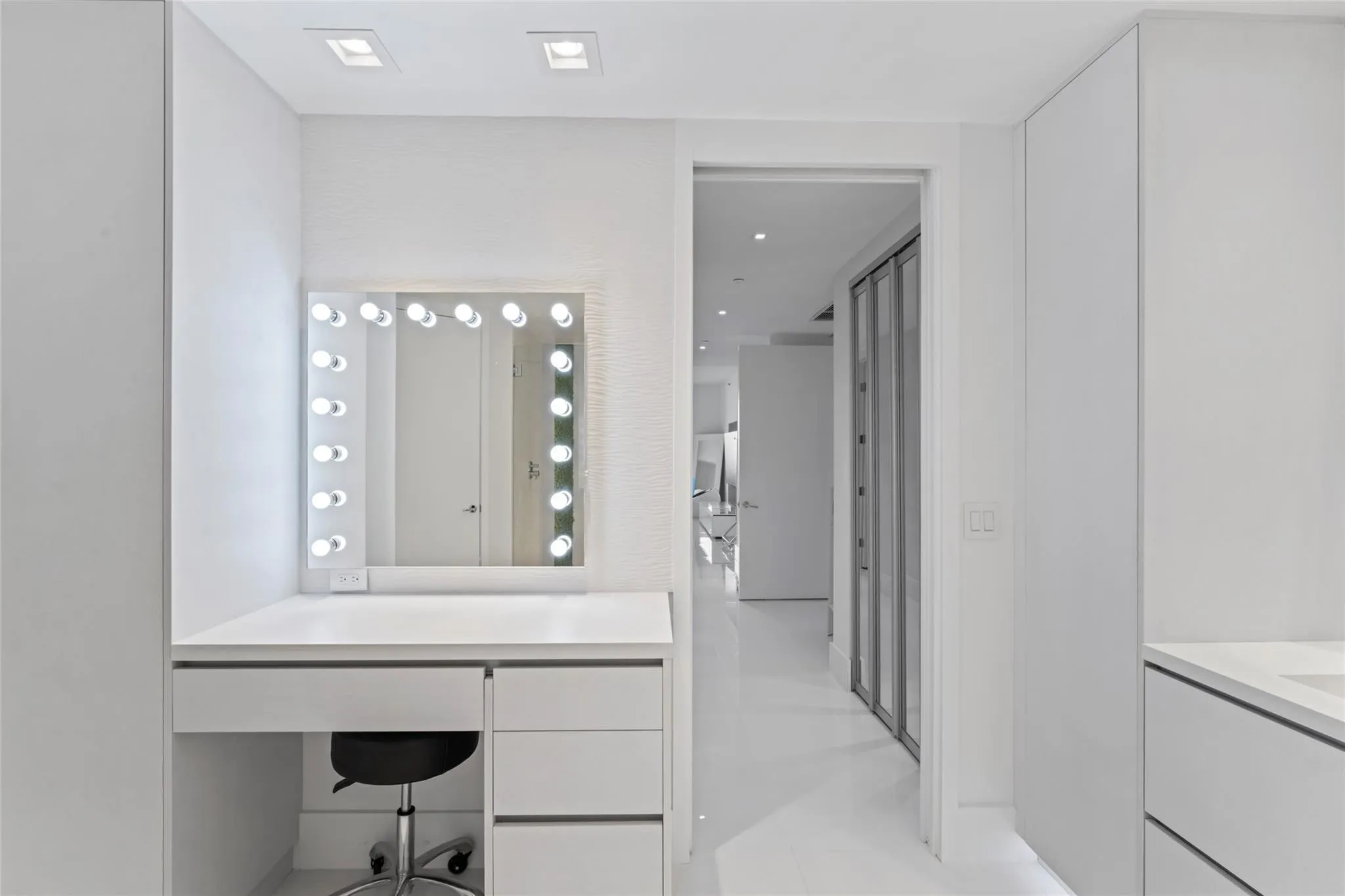 5959 COLLINS Avenue #1203