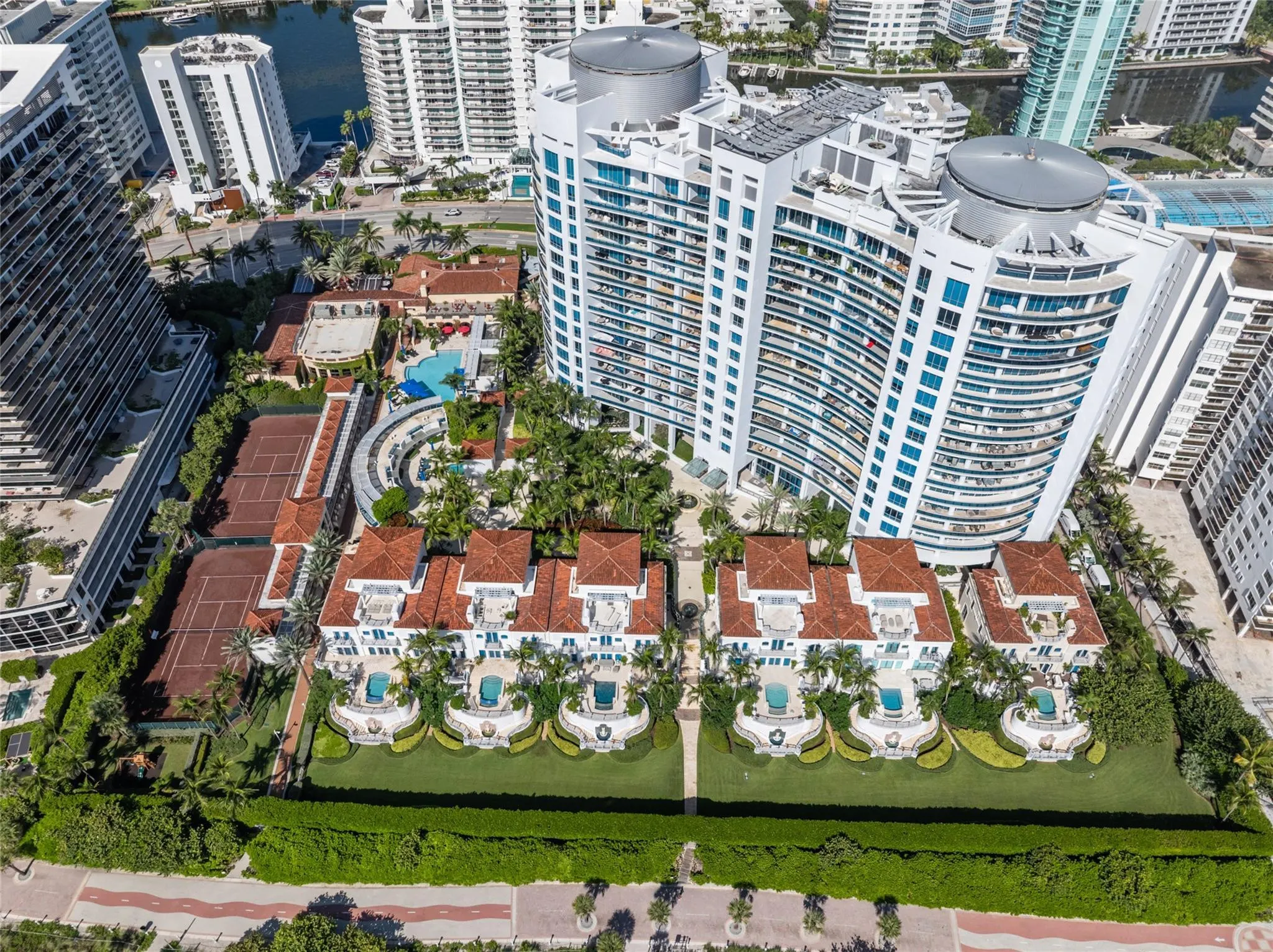 5959 COLLINS Avenue #1203