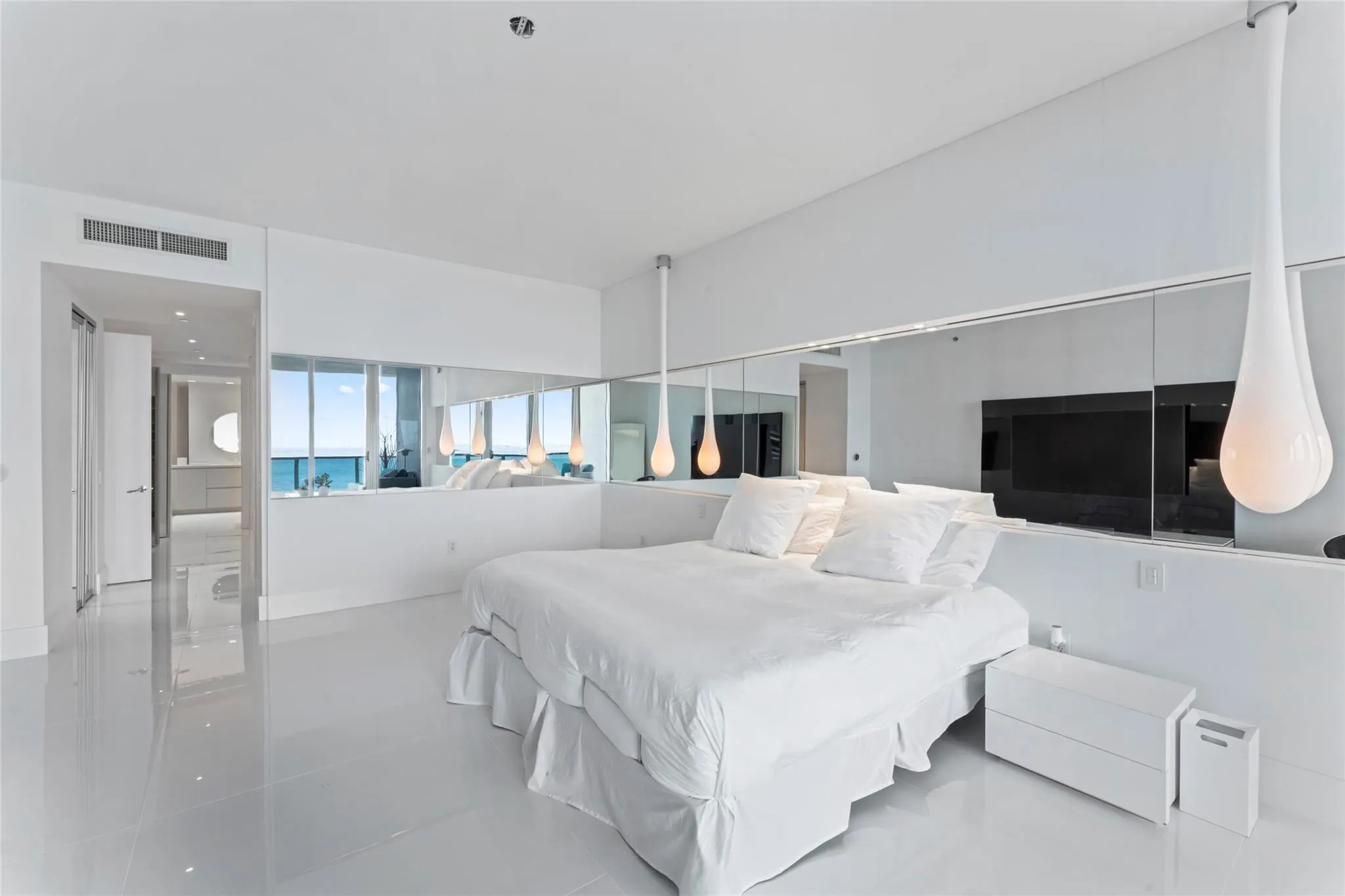 5959 COLLINS Avenue #1203
