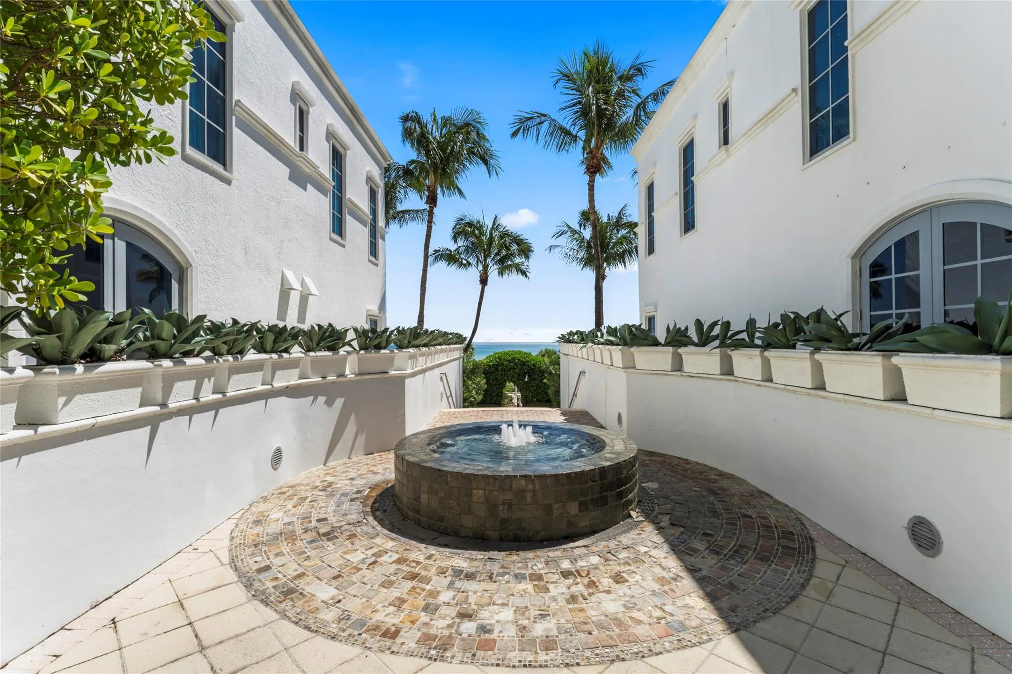 5959 COLLINS Avenue #1203