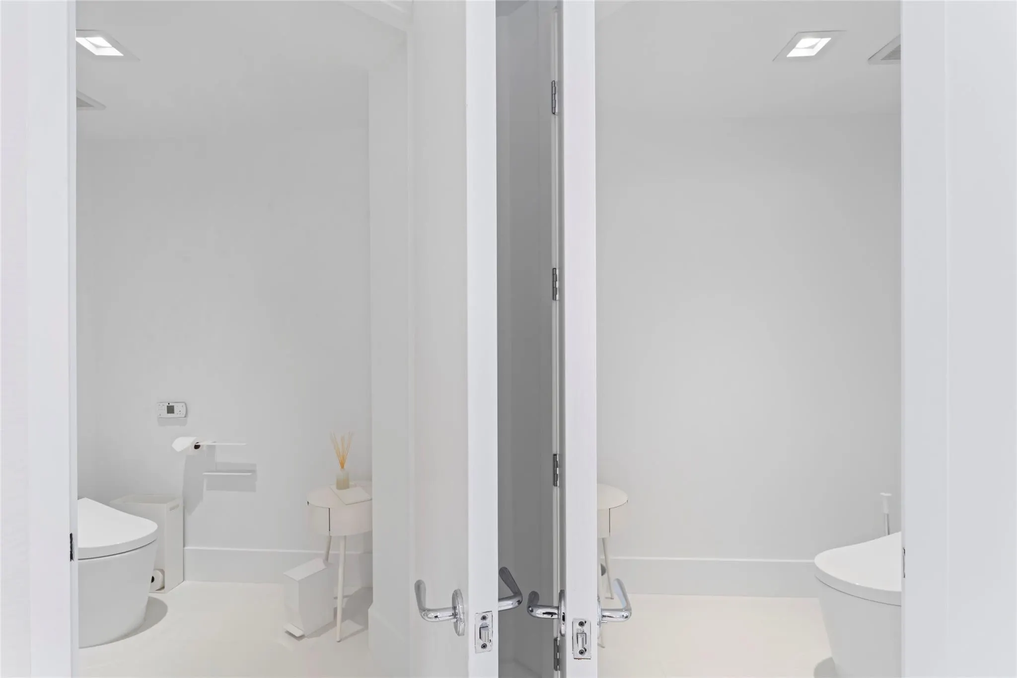 5959 COLLINS Avenue #1203