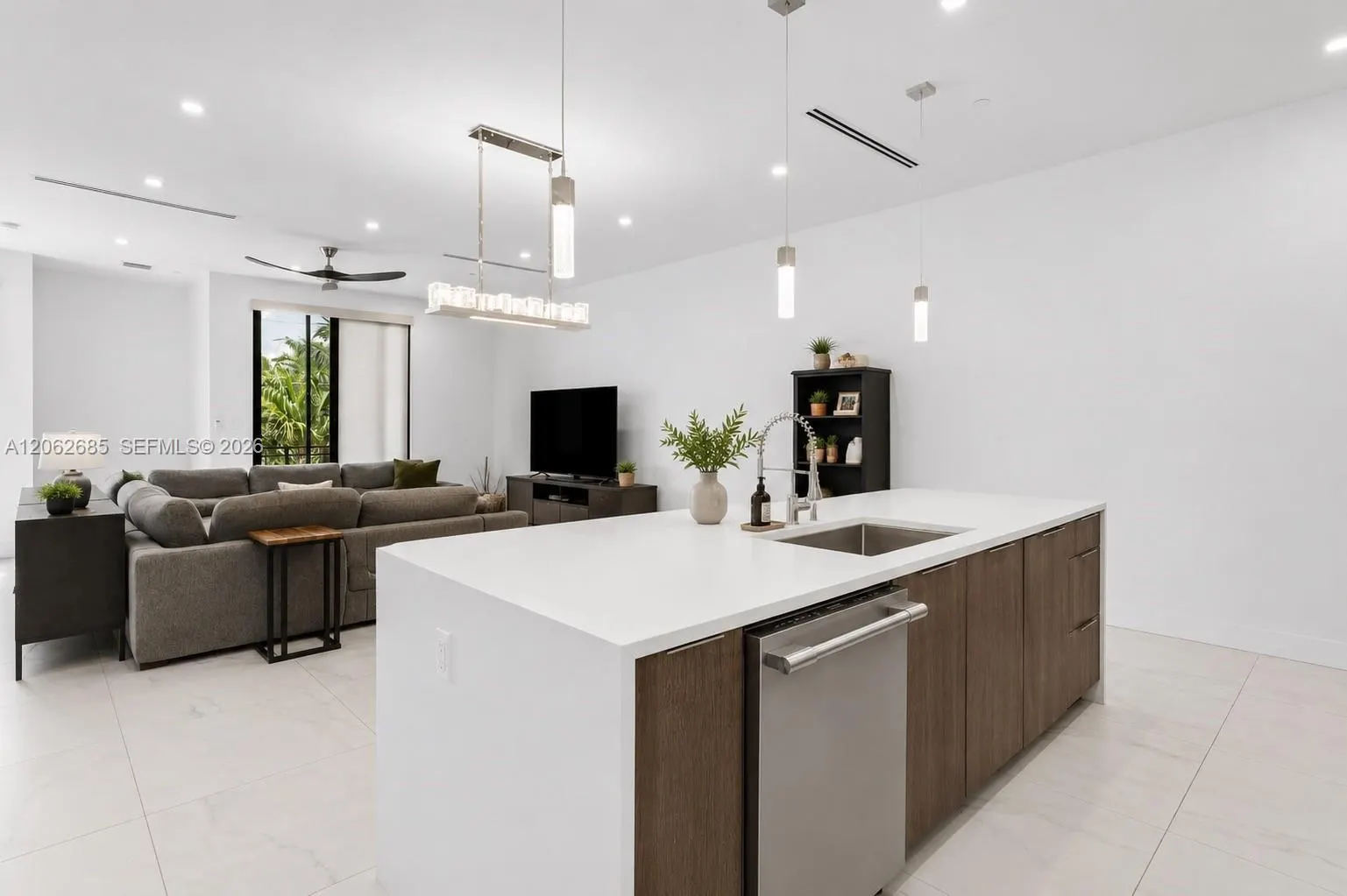 1054 N VICTORIA PARK Road