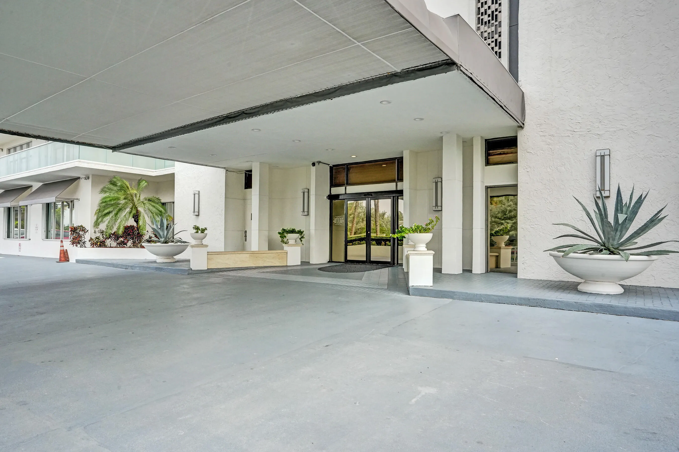 3900 Galt Ocean Drive #1605