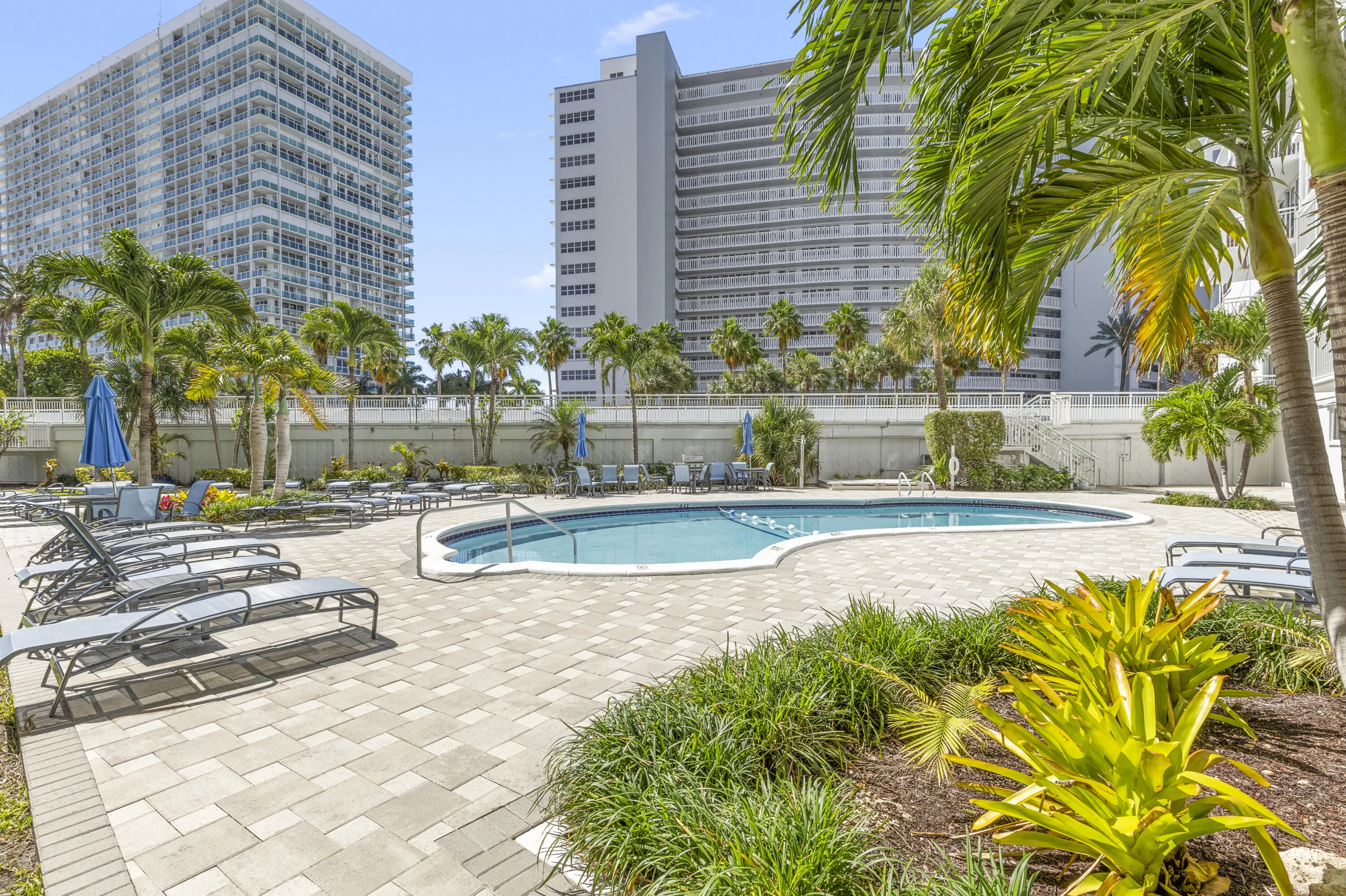 1920 S OCEAN Drive #611