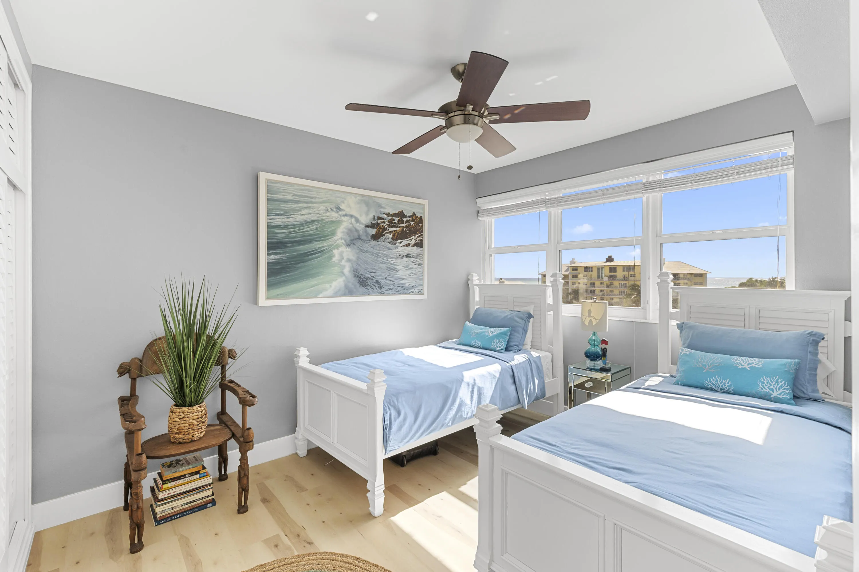 1920 S OCEAN Drive #611