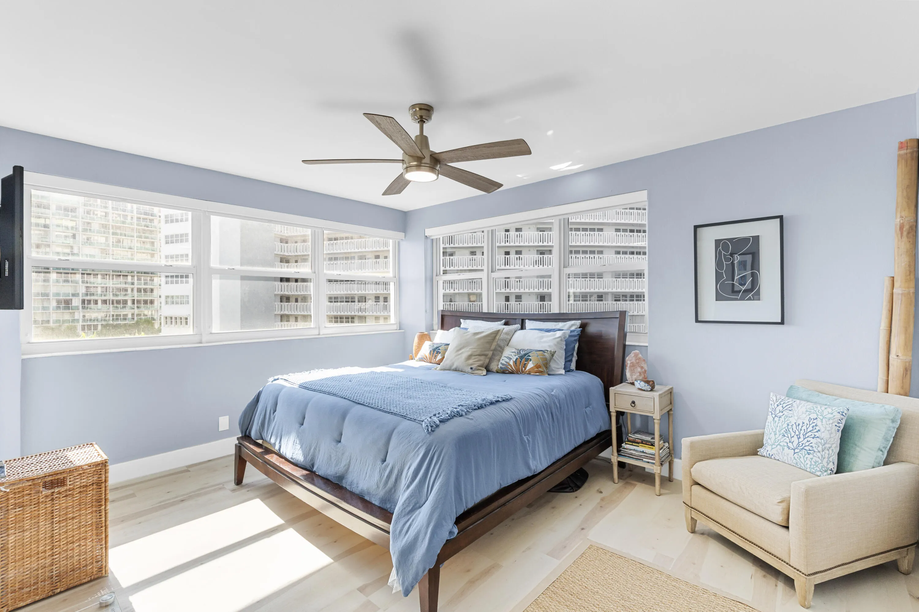 1920 S OCEAN Drive #611