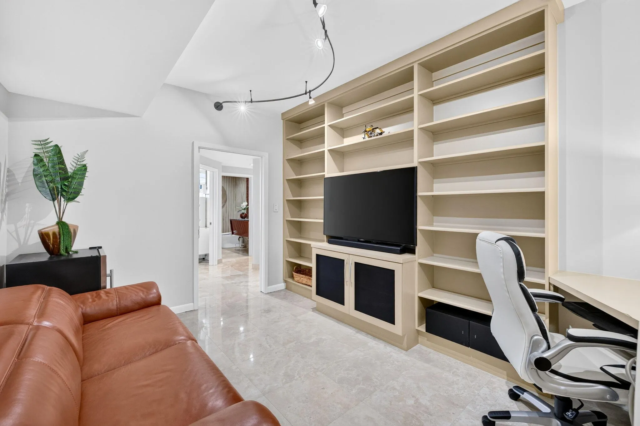 100 S BIRCH Road #1202C