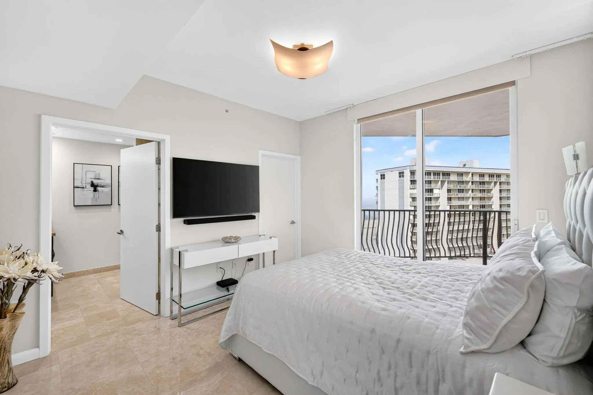 100 S BIRCH Road #1202C
