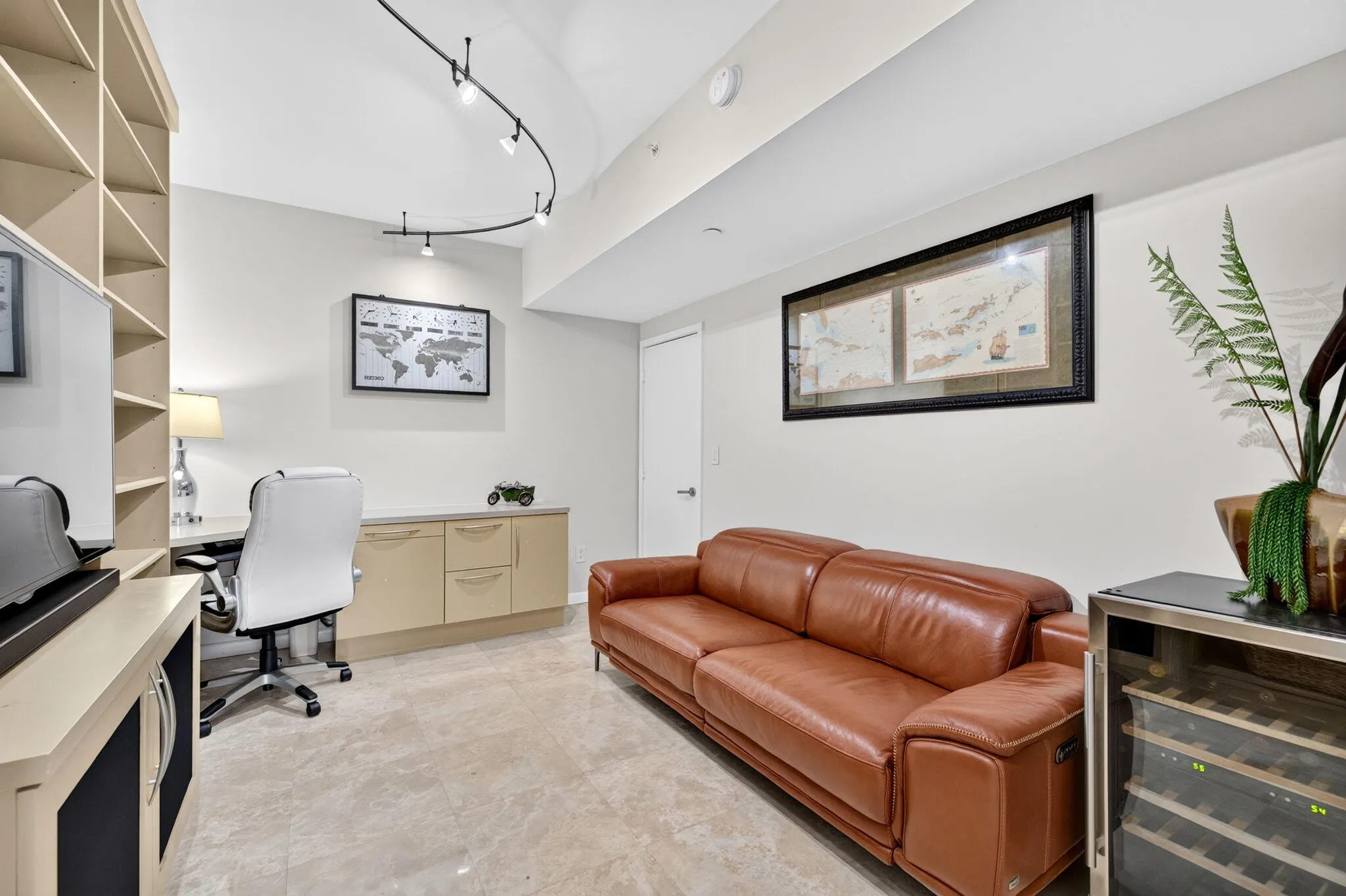 100 S BIRCH Road #1202C