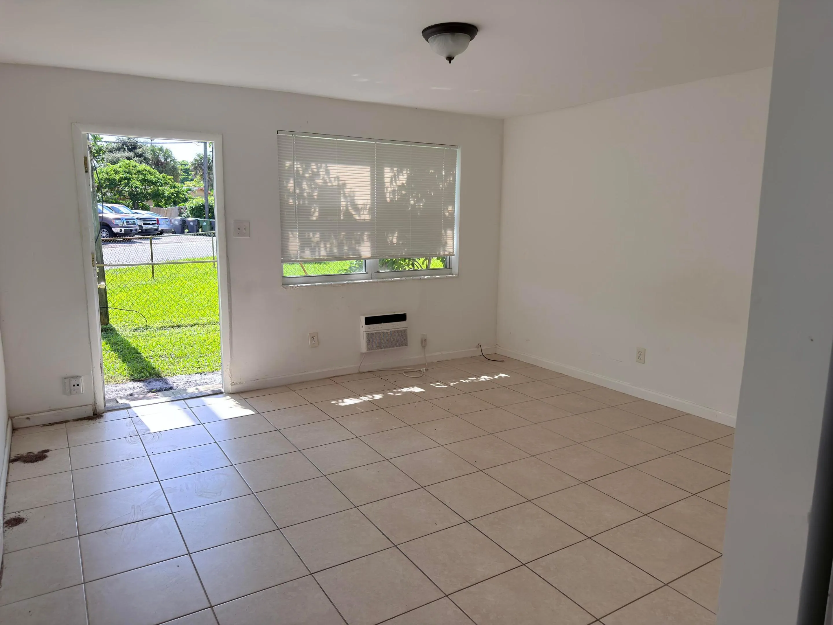 635 NW 22ND Road