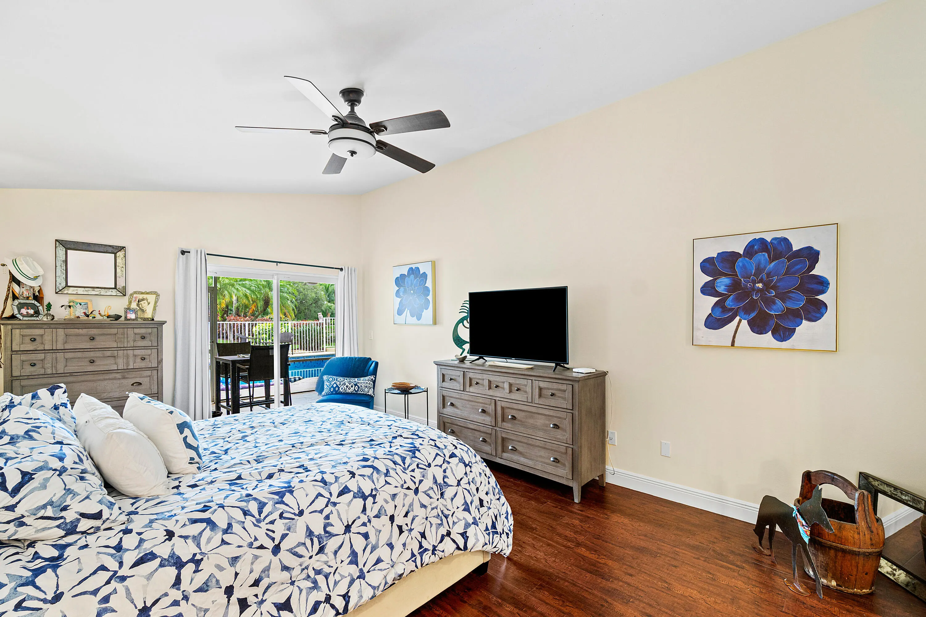 11270 Cloverleaf Circle