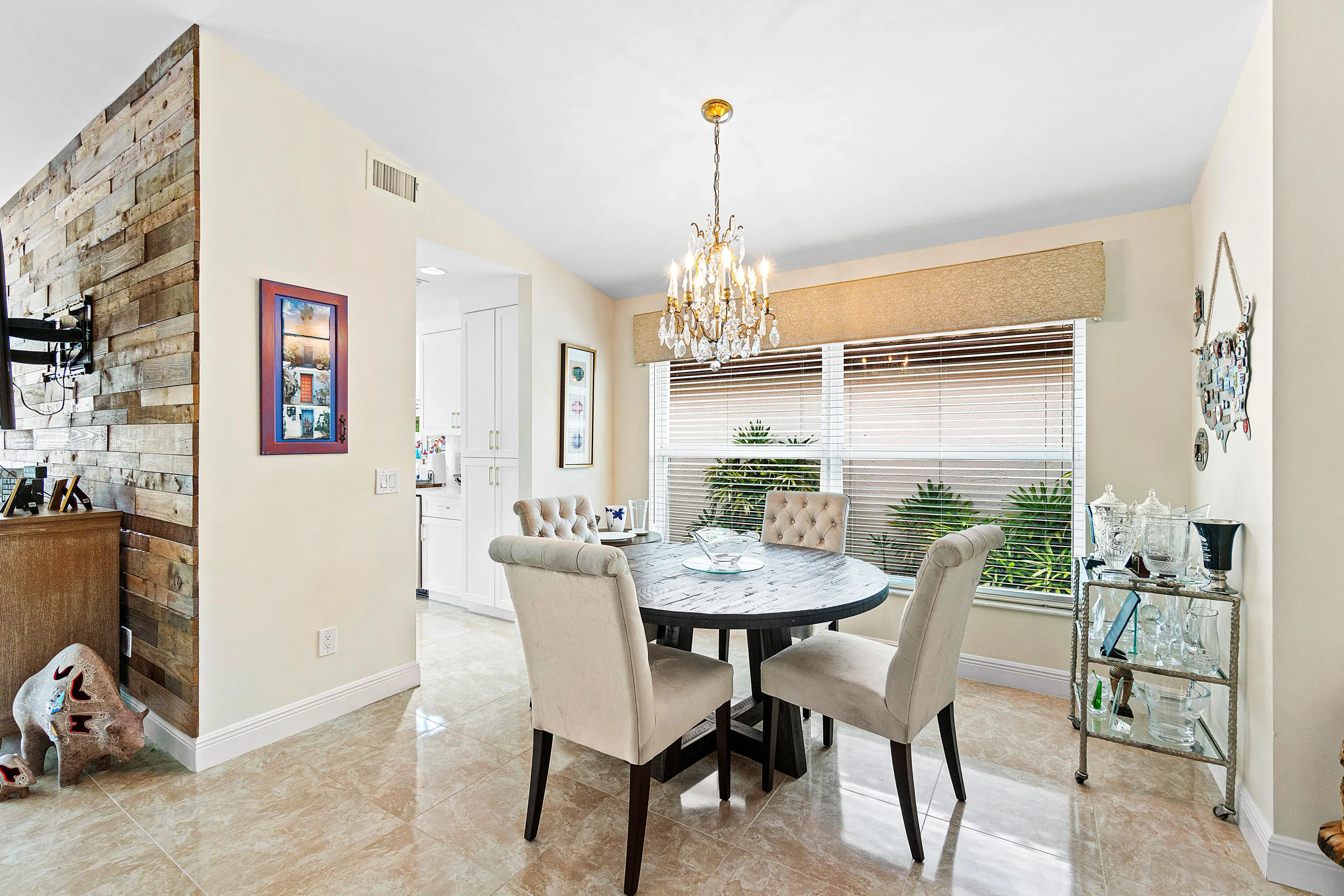 11270 Cloverleaf Circle
