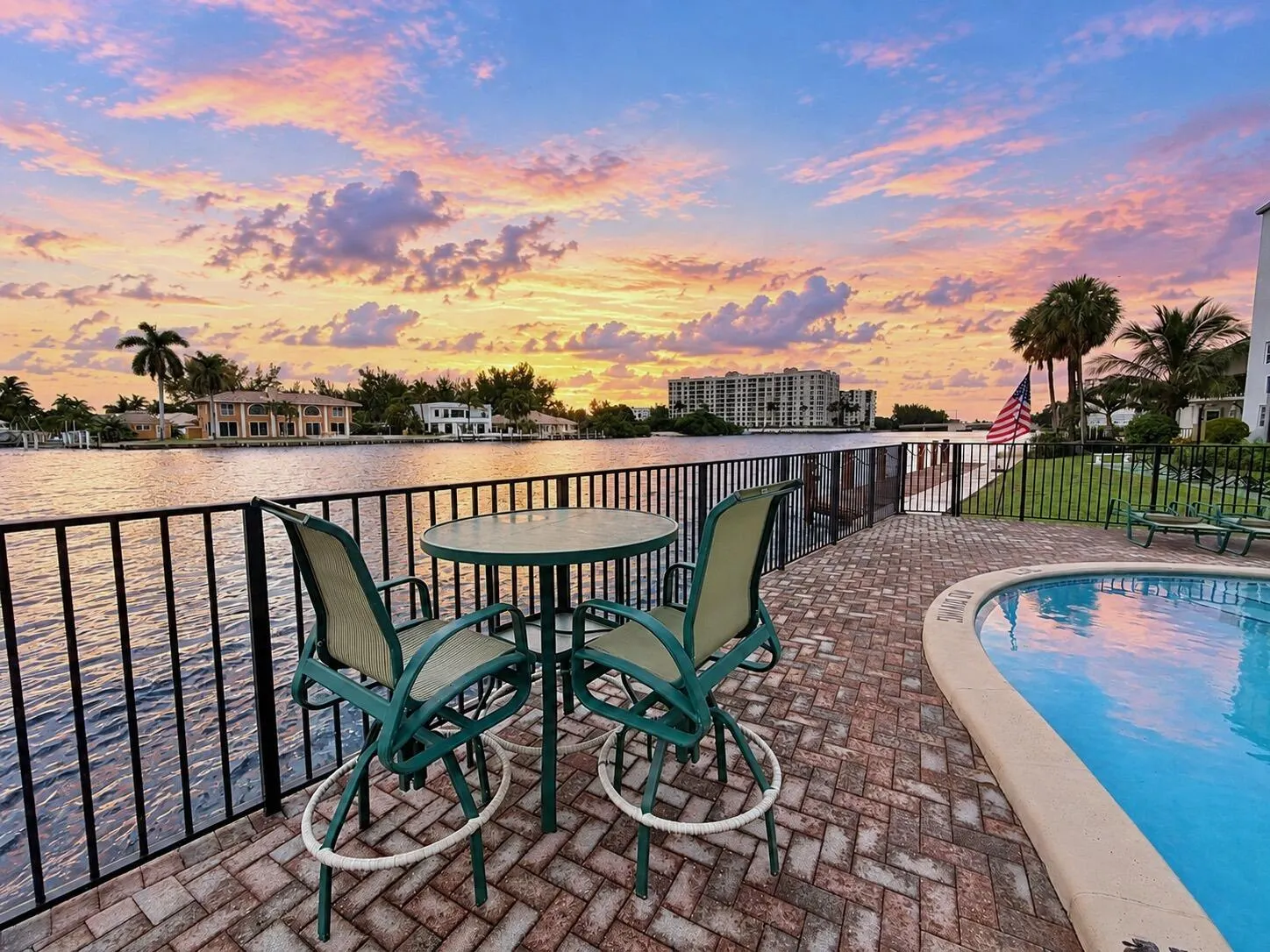 901 N RIVERSIDE Drive #2B