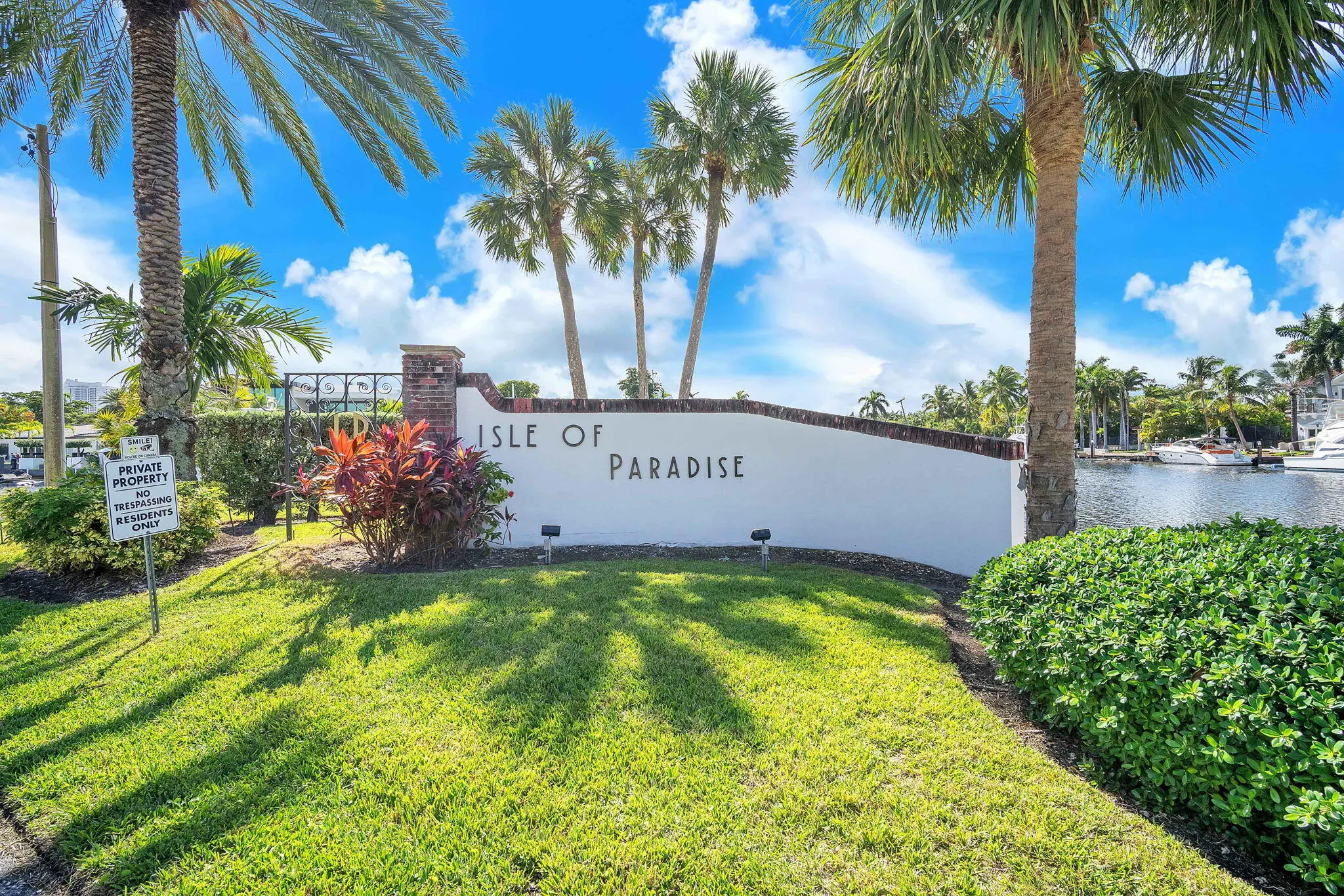 465 Paradise Isle Boulevard