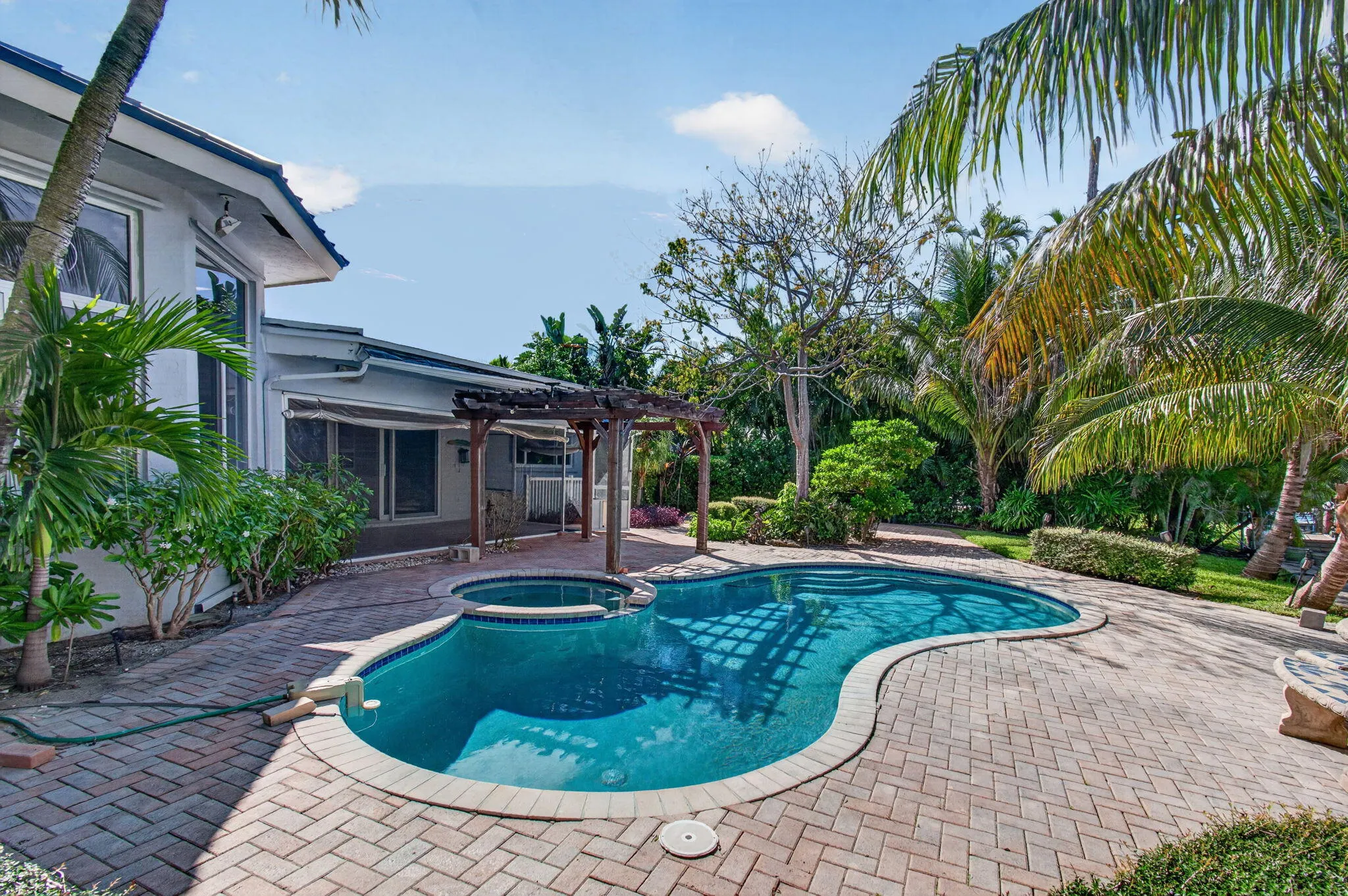 2801 Coral Shores Drive
