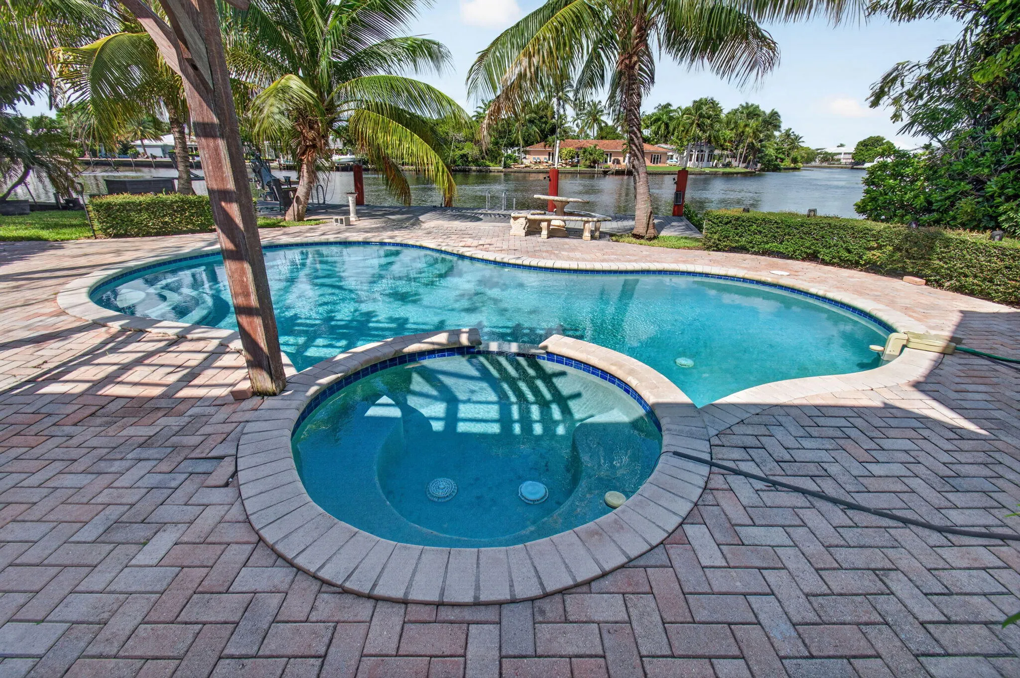 2801 Coral Shores Drive