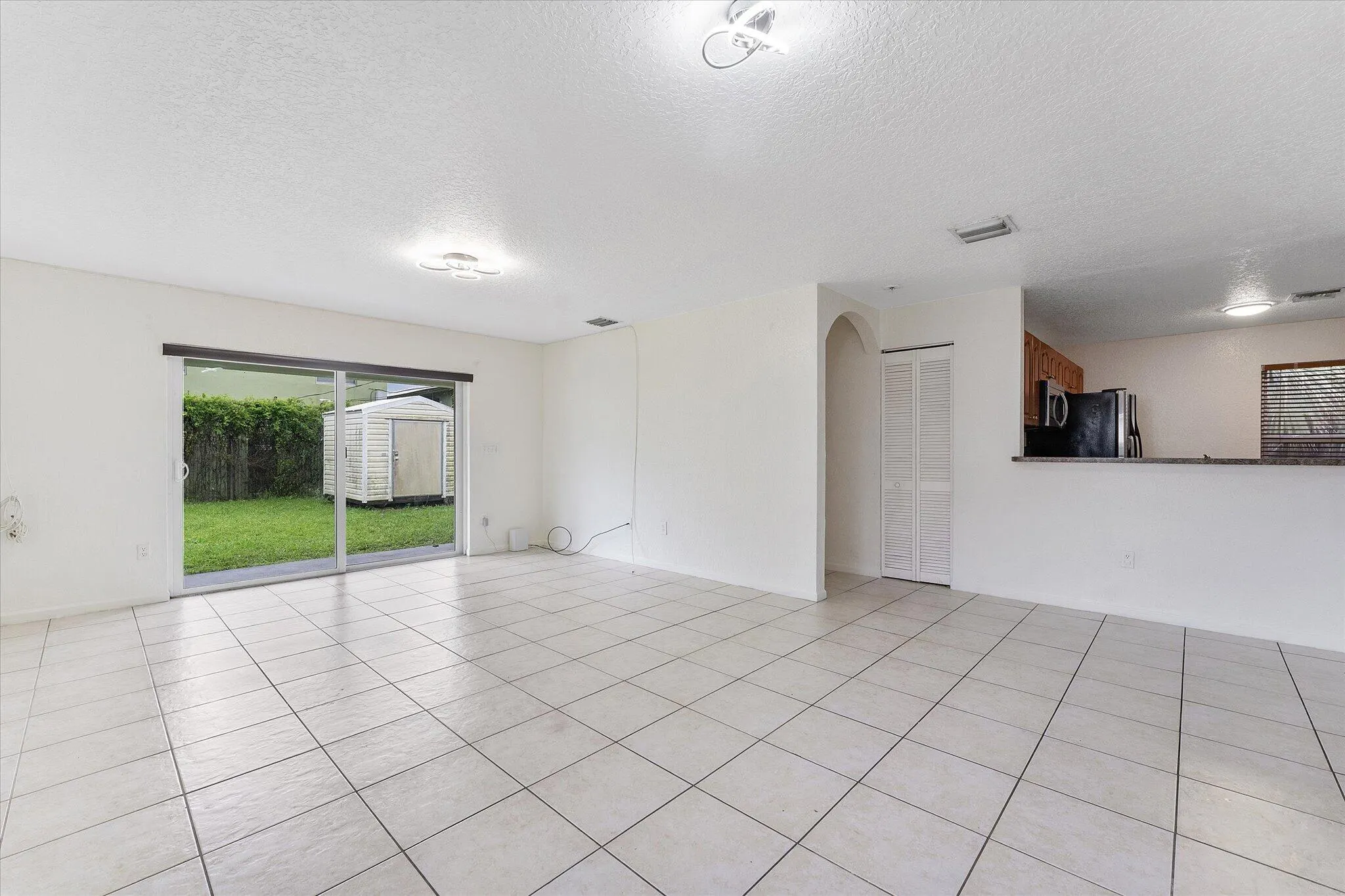 2212 NW 9th Court