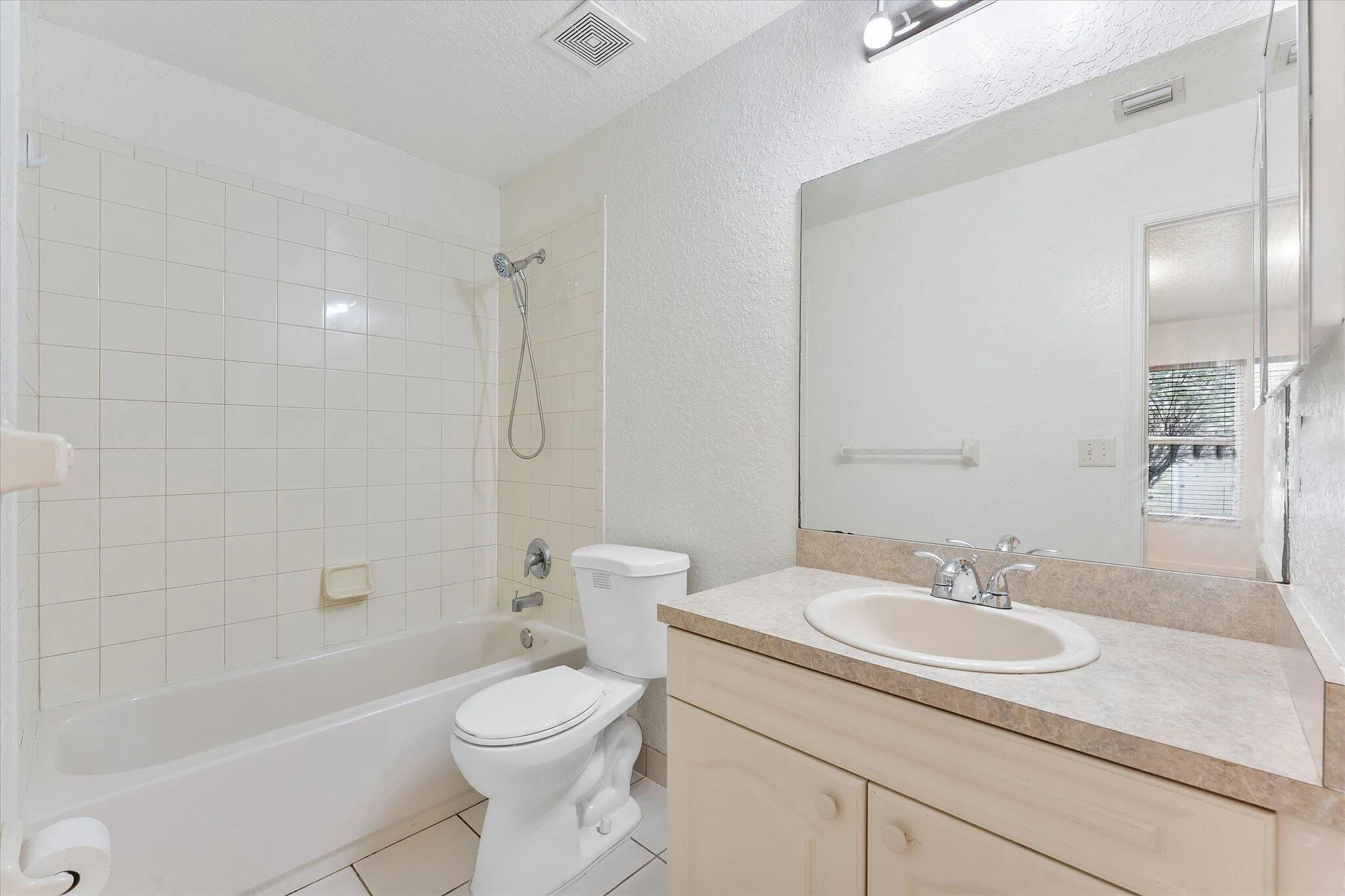 2212 NW 9th Court