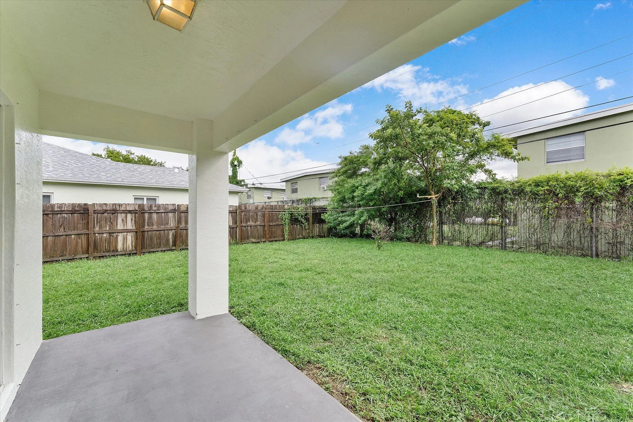 2212 NW 9th Court