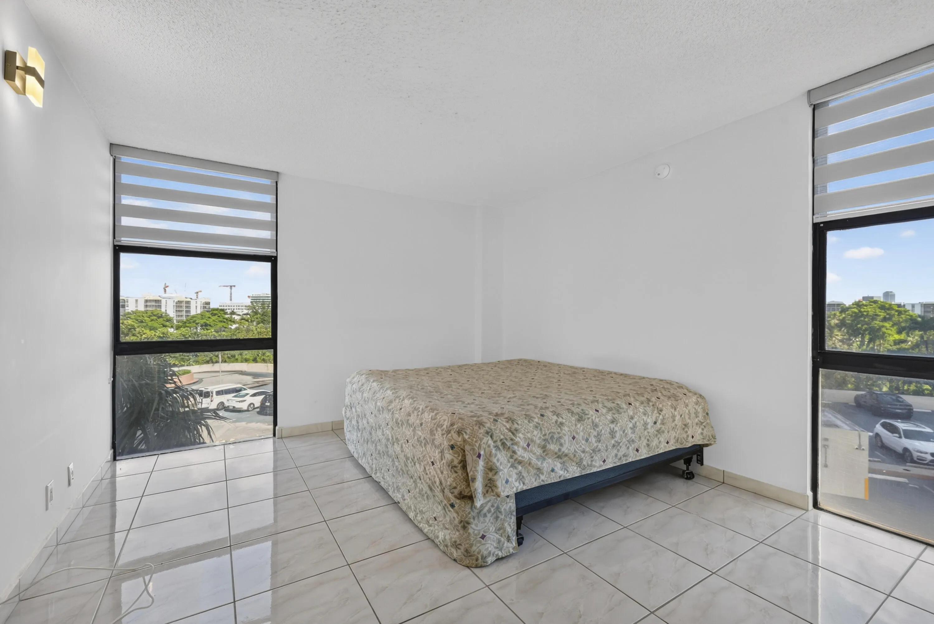 20301 W COUNTRY CLUB Drive #523