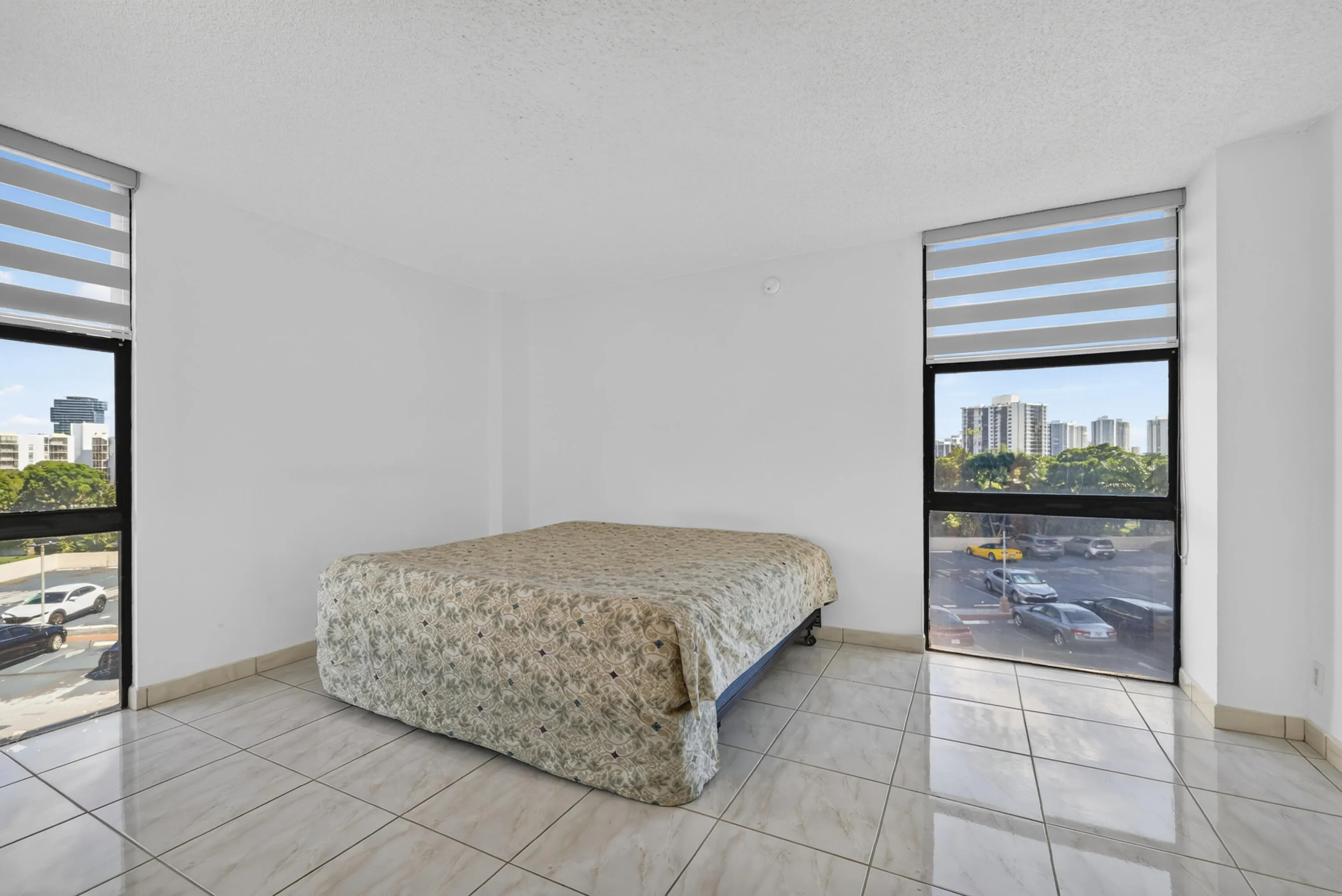 20301 W COUNTRY CLUB Drive #523
