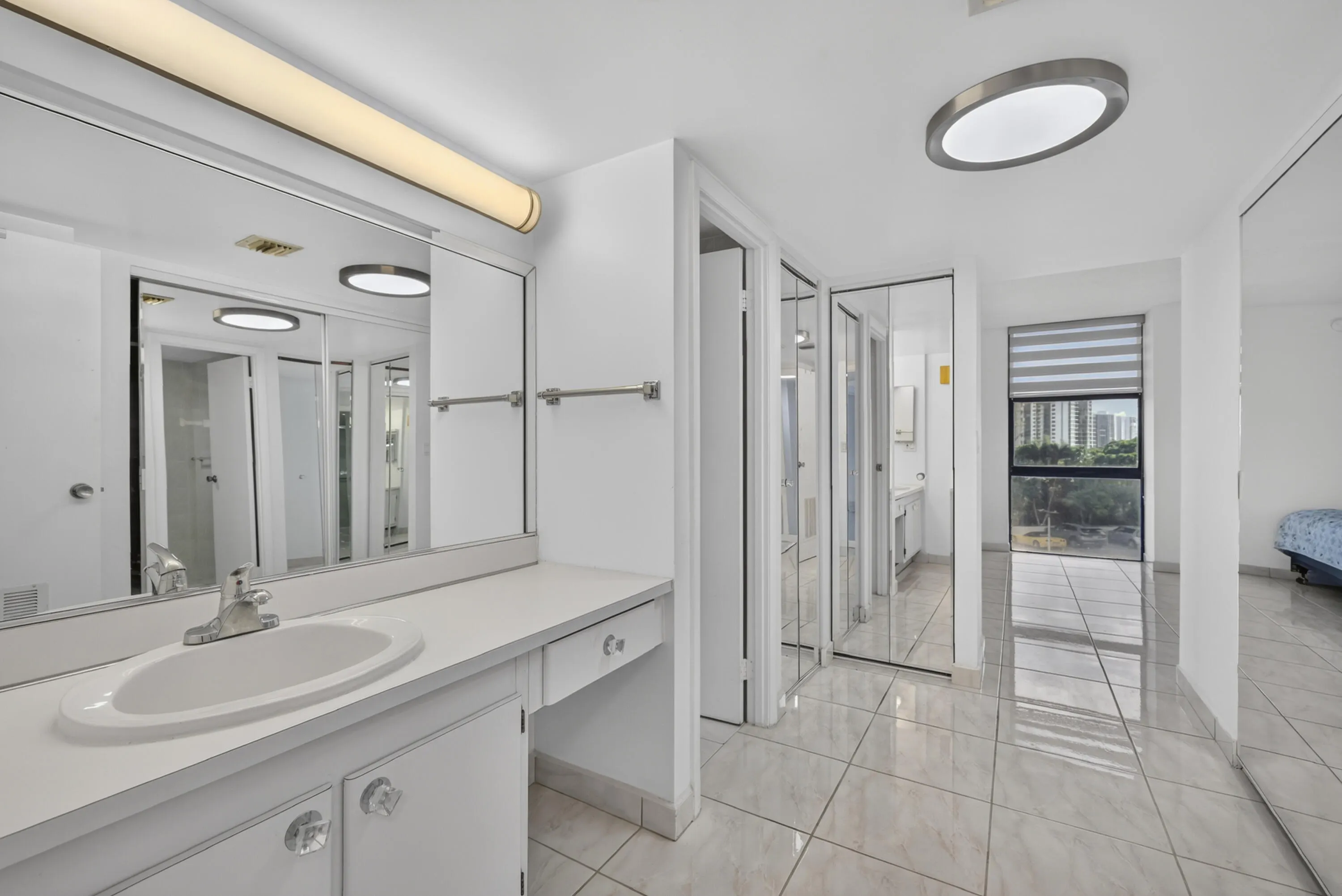 20301 W COUNTRY CLUB Drive #523