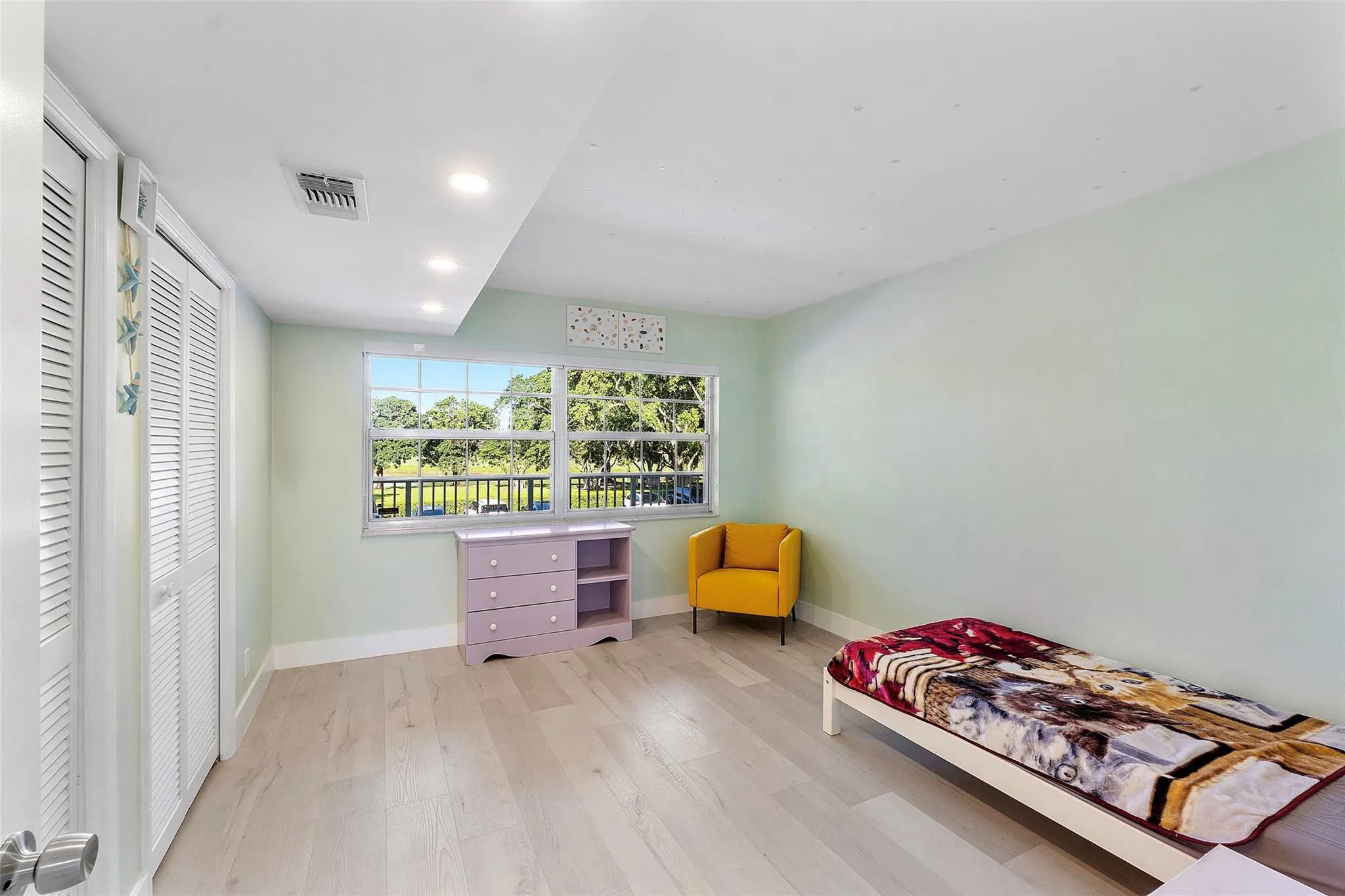 4261 W Palm Aire Drive #UNIT 203