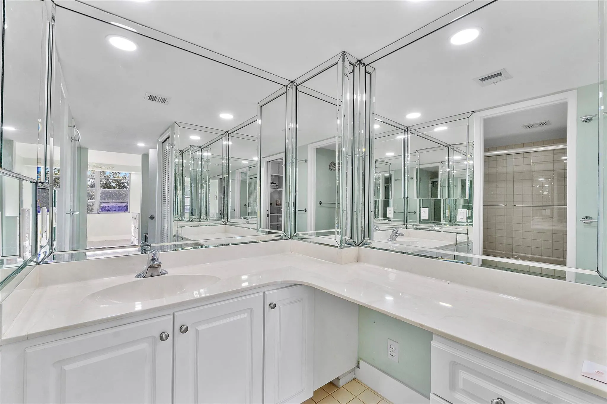 4261 W Palm Aire Drive #UNIT 203