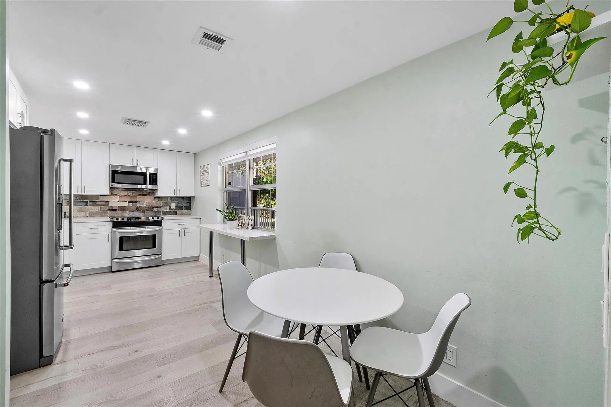 4261 W Palm Aire Drive #UNIT 203