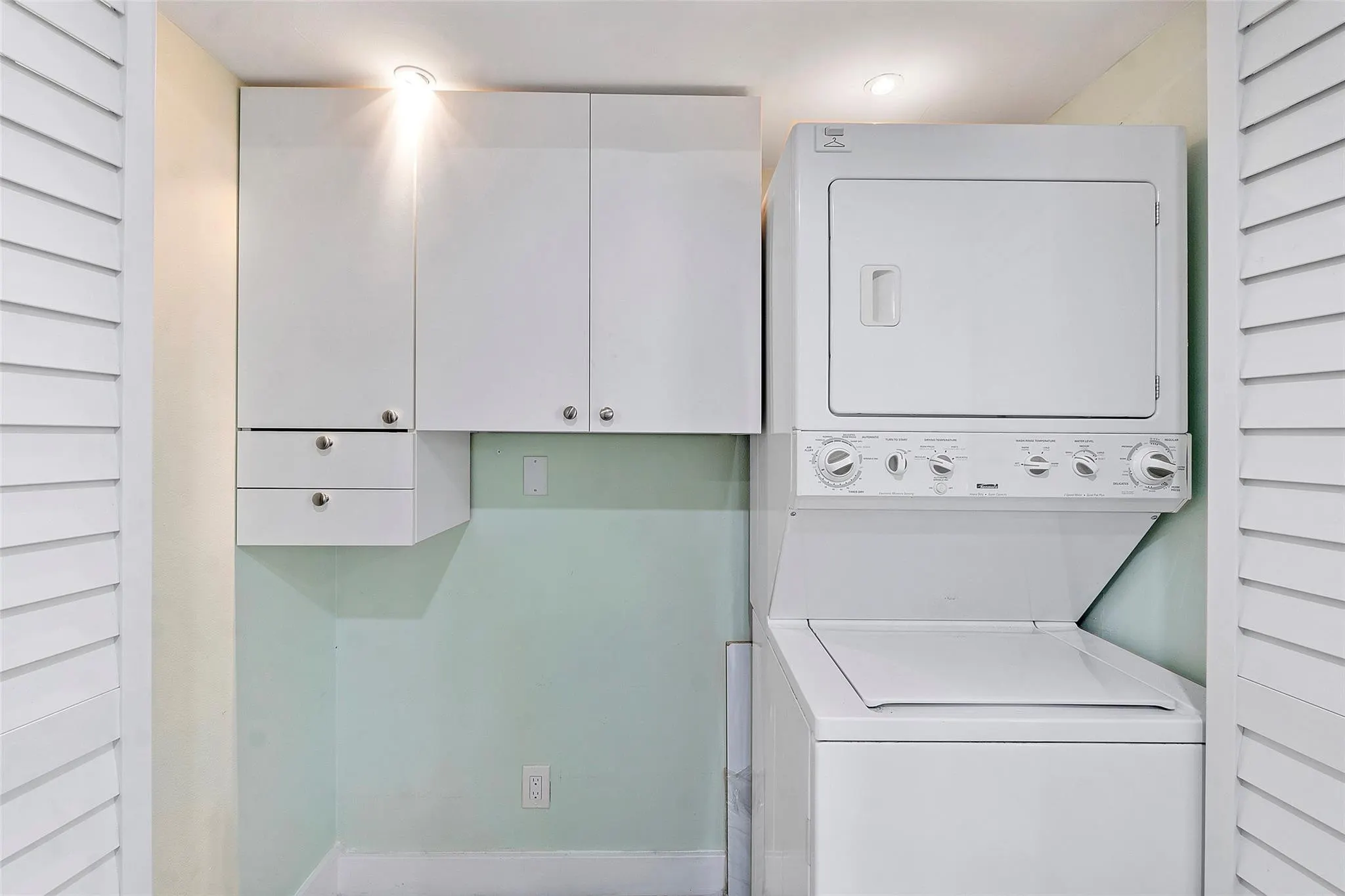 4261 W Palm Aire Drive #UNIT 203