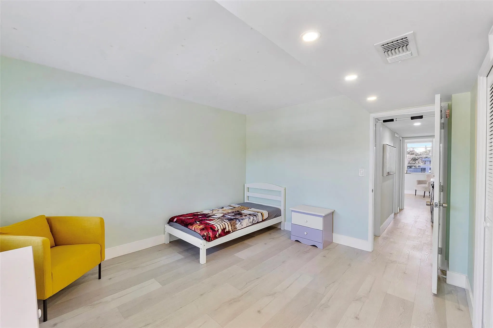 4261 W Palm Aire Drive #UNIT 203