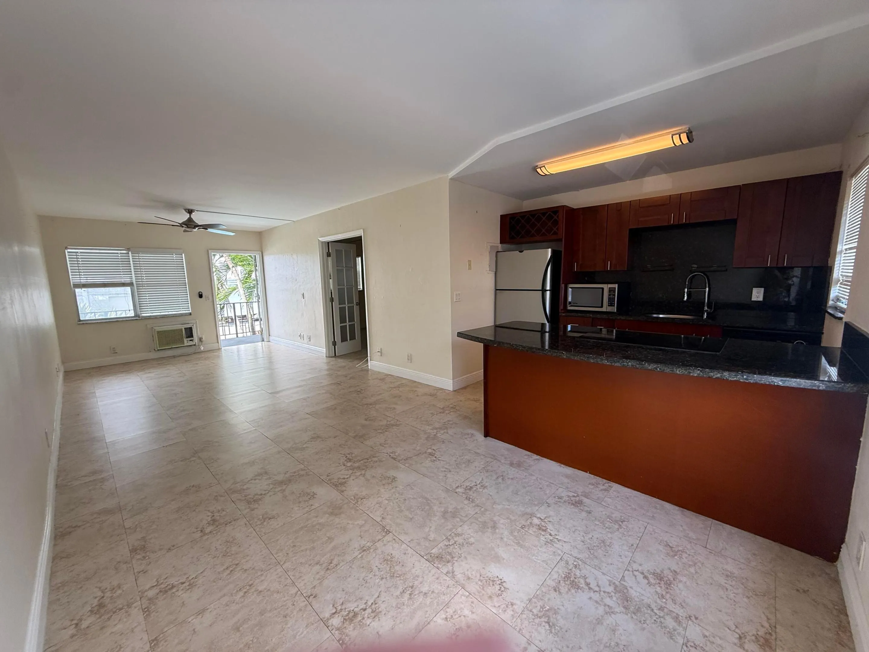 1100 NE 9TH Avenue #202