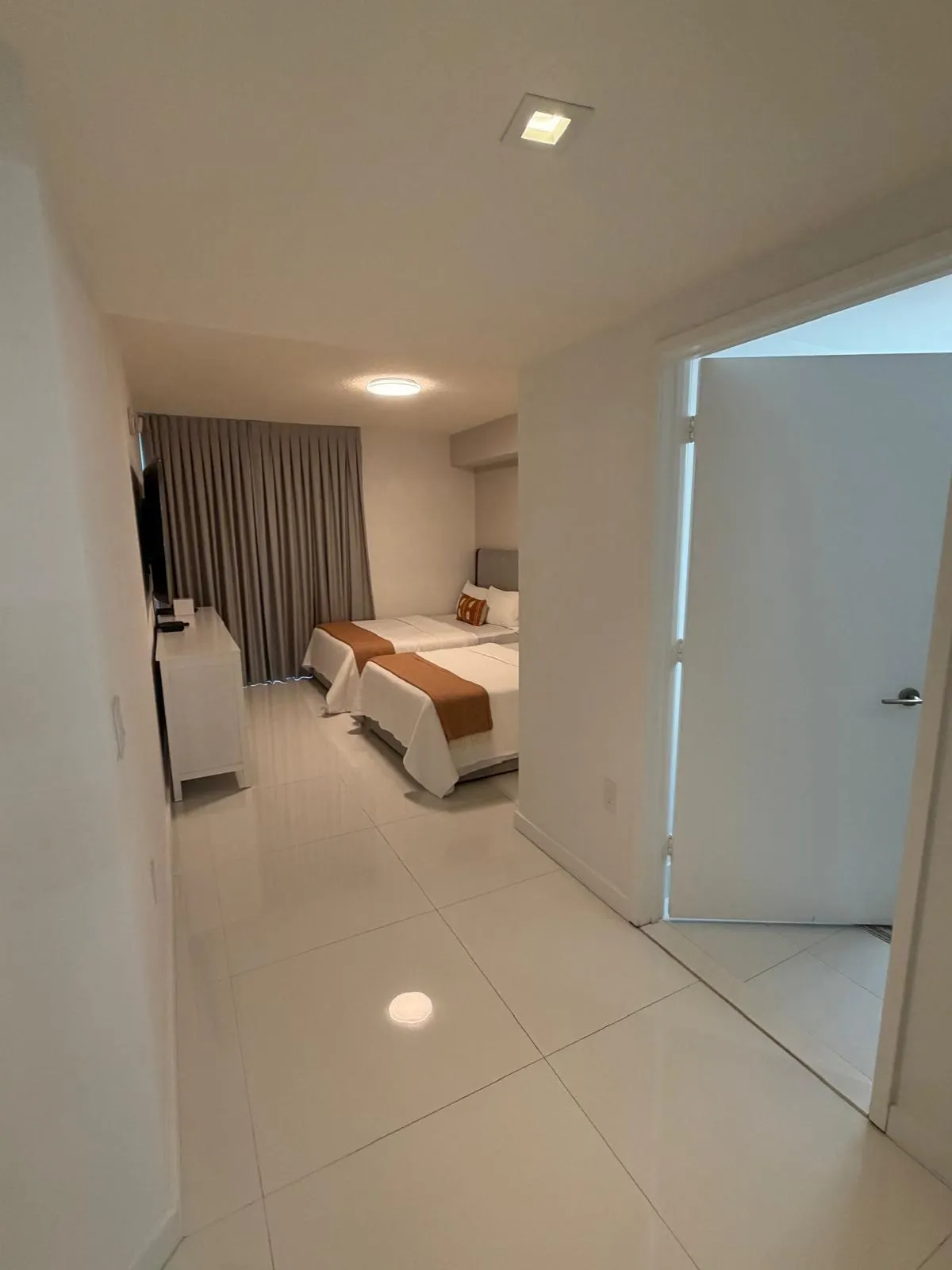 330 Sunny Isles Boulevard #5-2407