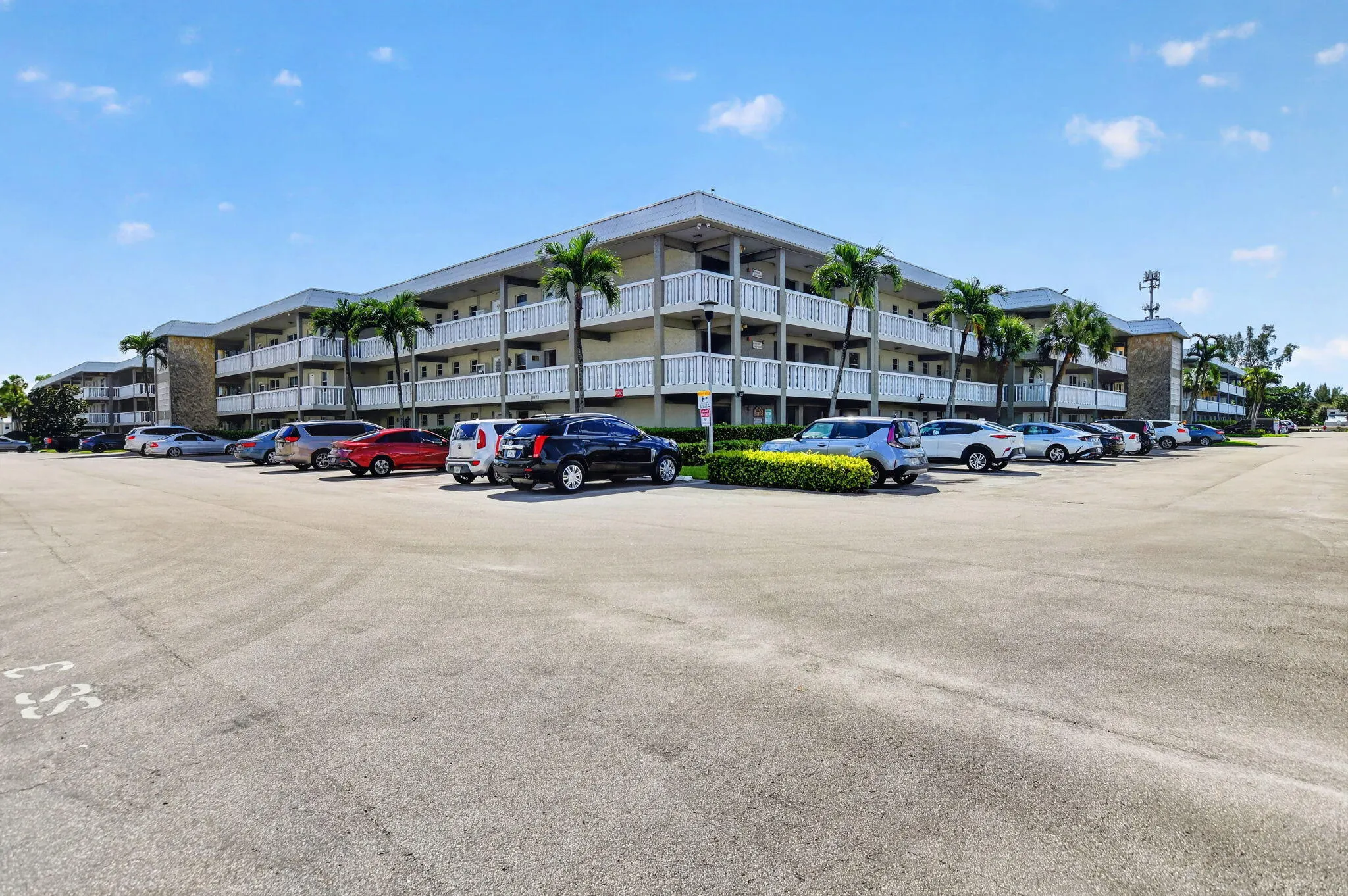 9872 MARINA Boulevard #1438