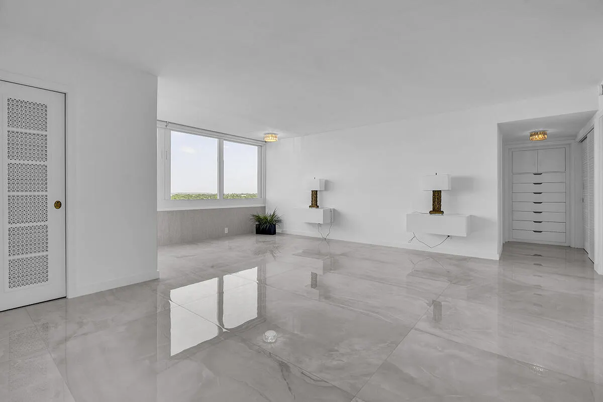 201 N Riverside Drive ##802