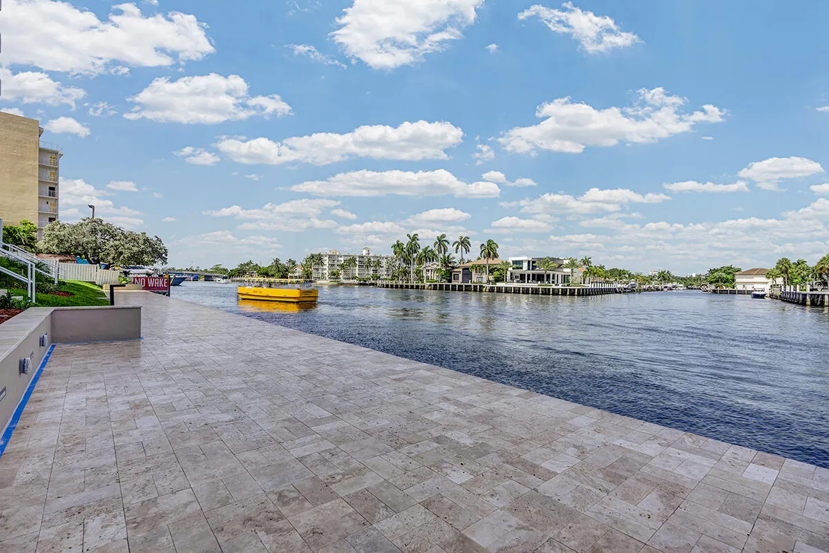201 N Riverside Drive ##802