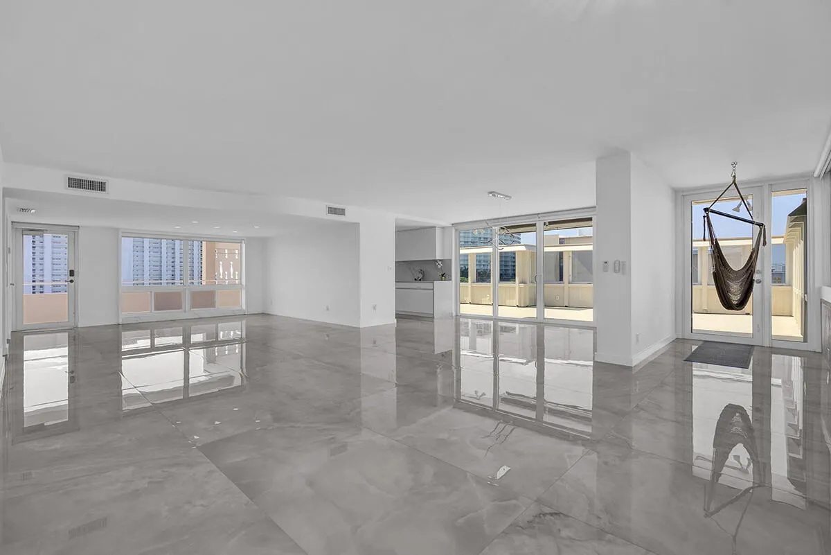 201 N Riverside Drive ##802