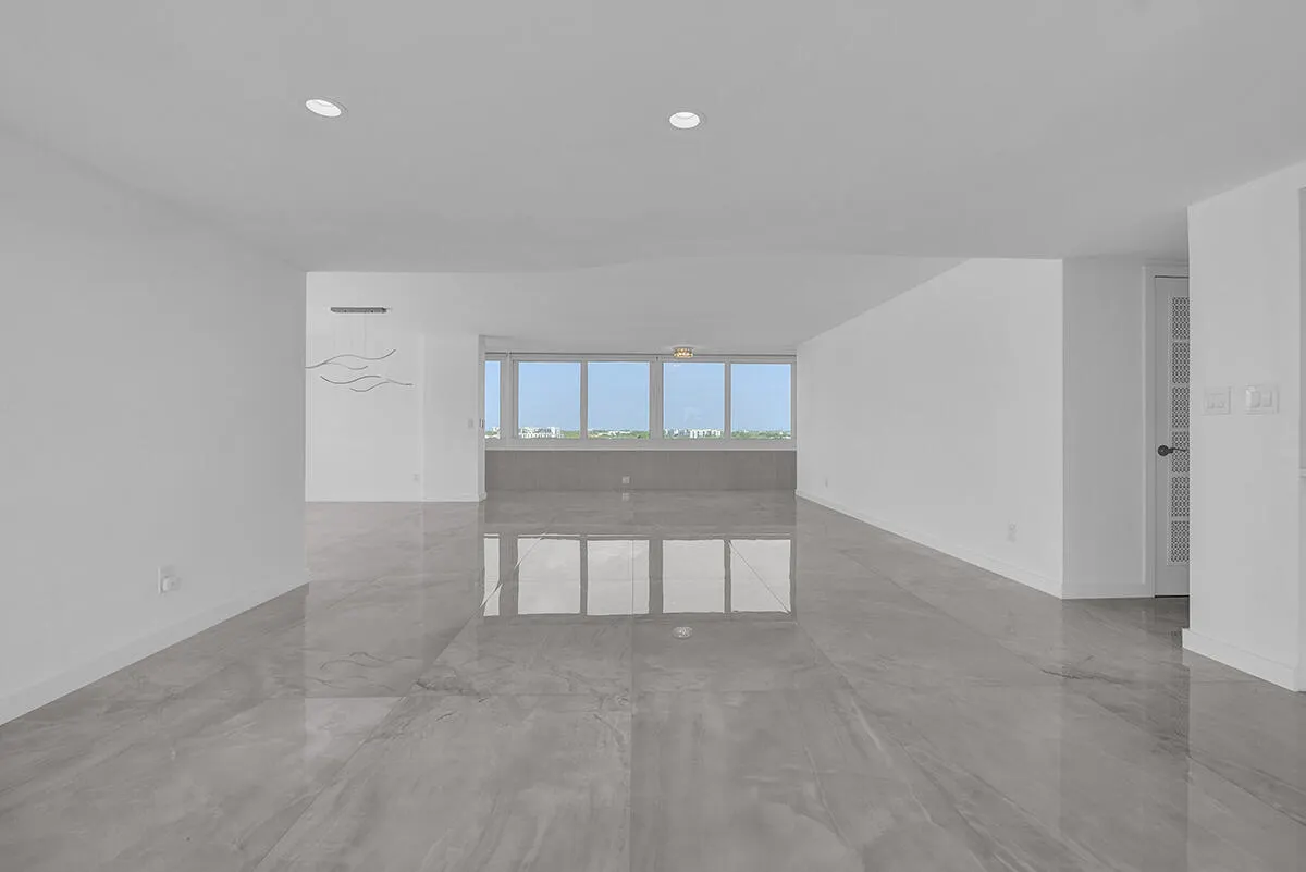 201 N Riverside Drive ##802