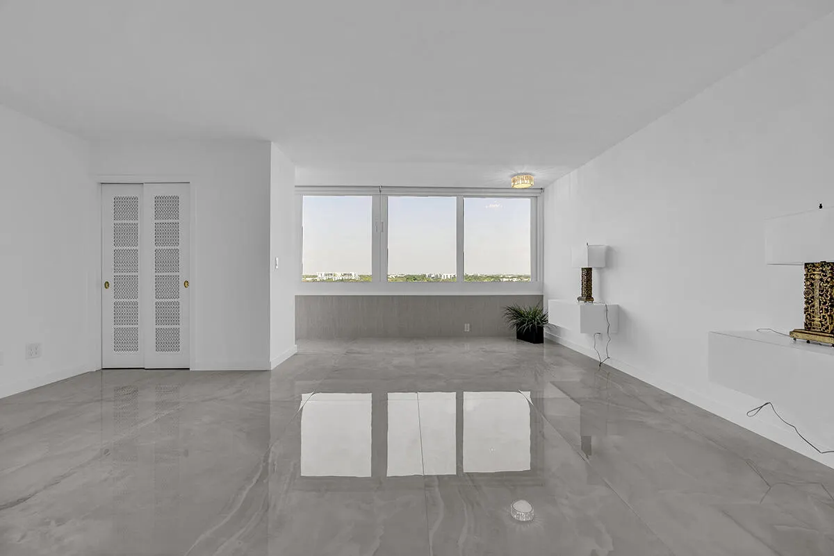 201 N Riverside Drive ##802