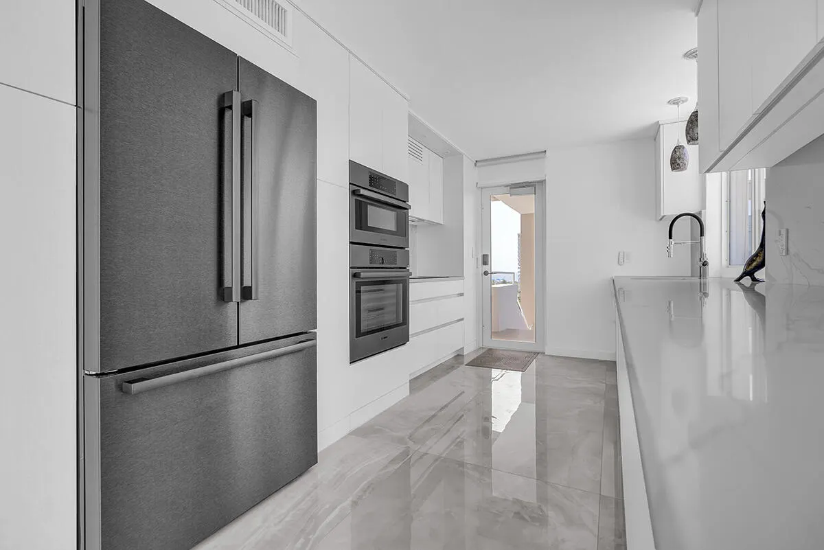 201 N Riverside Drive ##802