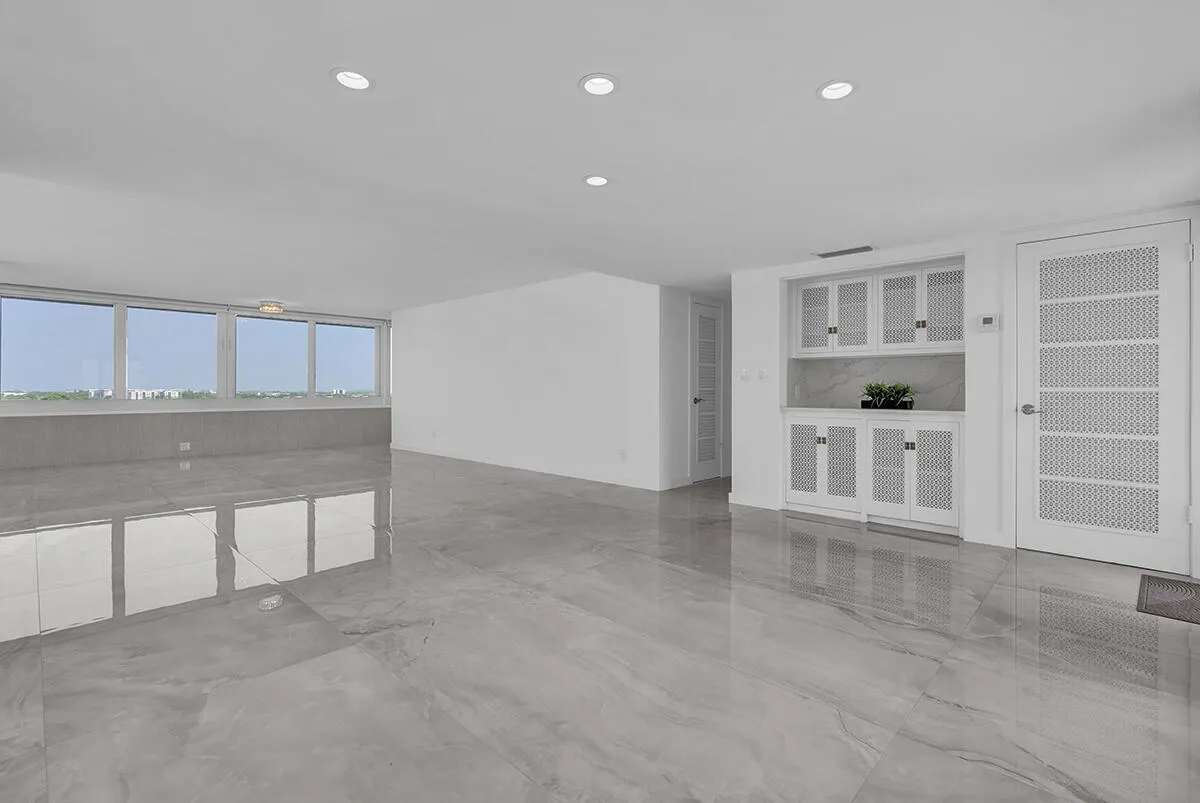 201 N Riverside Drive ##802