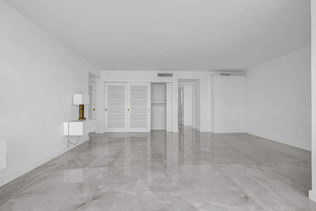 201 N Riverside Drive ##802