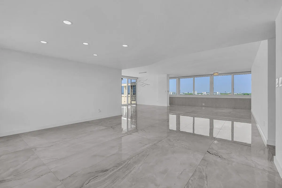 201 N Riverside Drive ##802