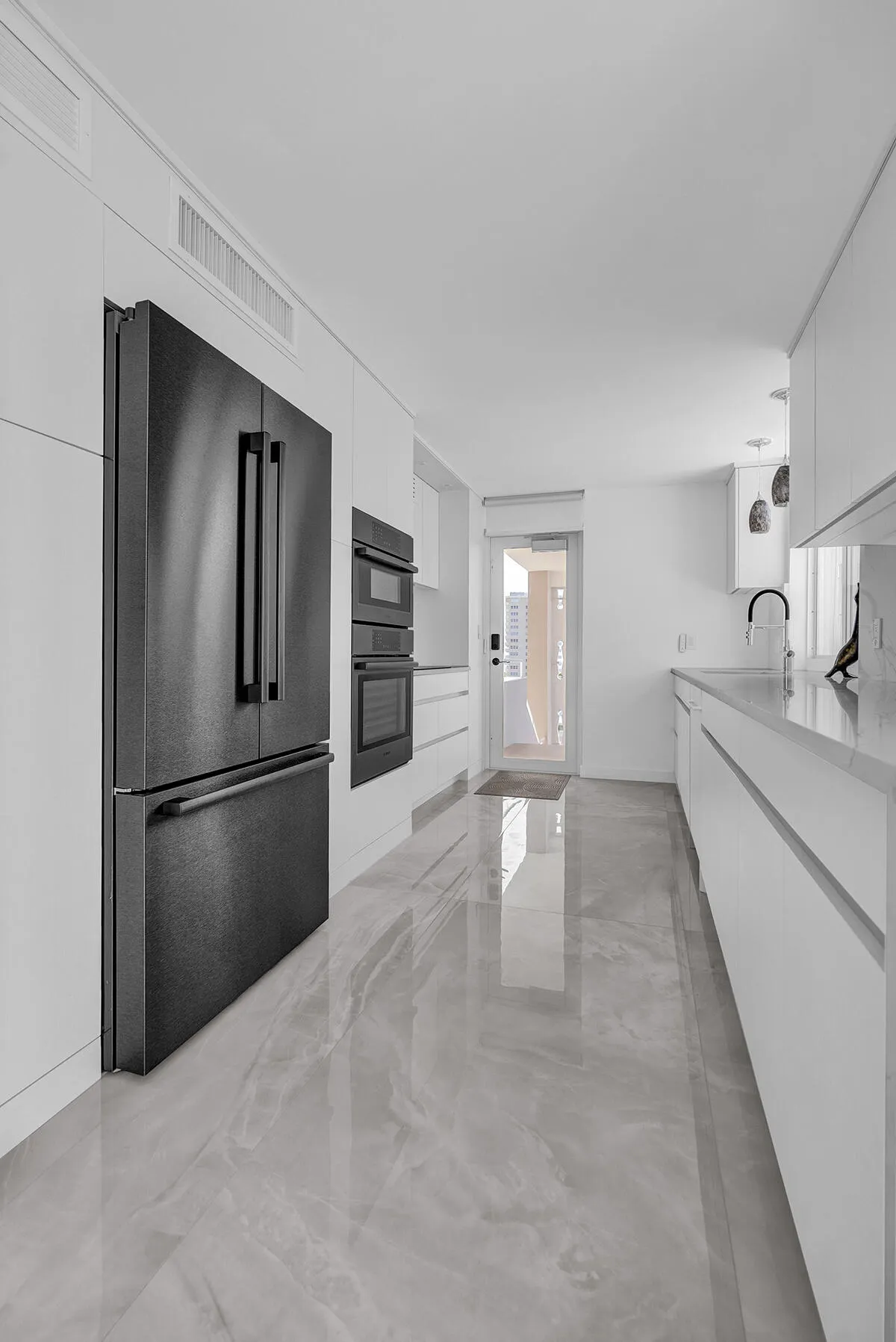 201 N Riverside Drive ##802