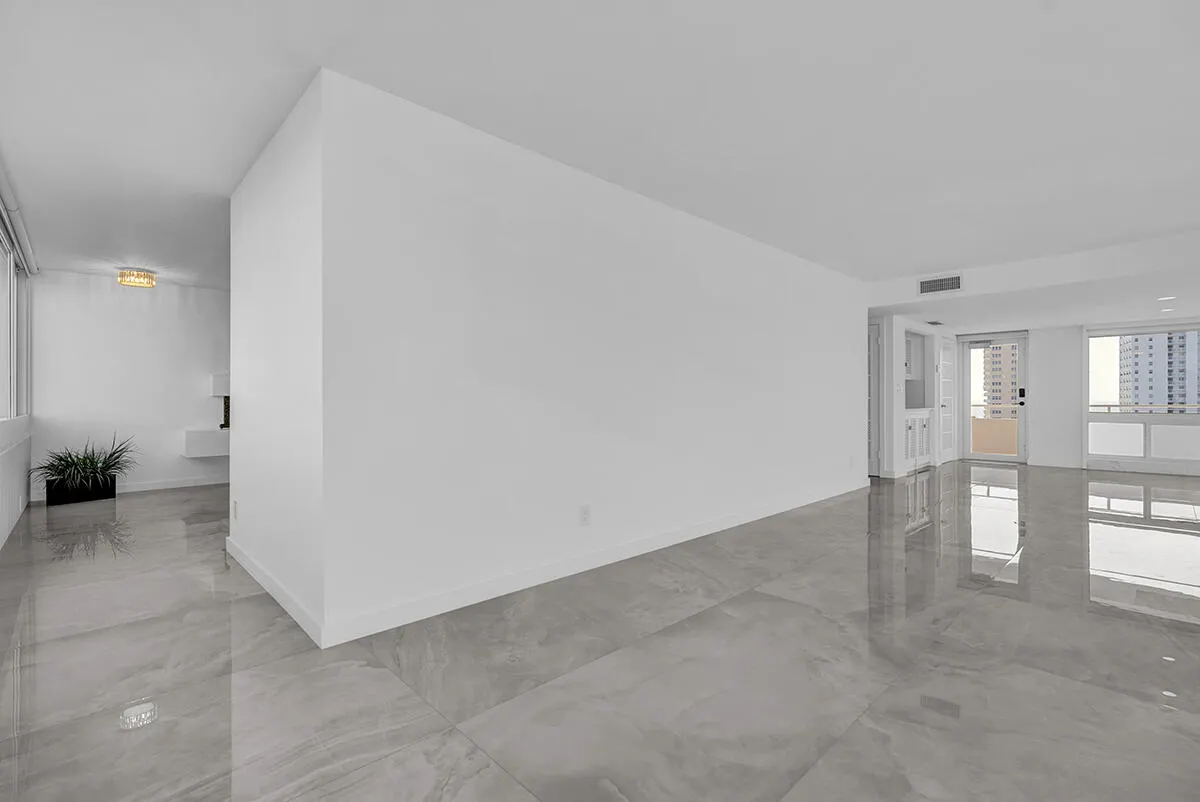 201 N Riverside Drive ##802